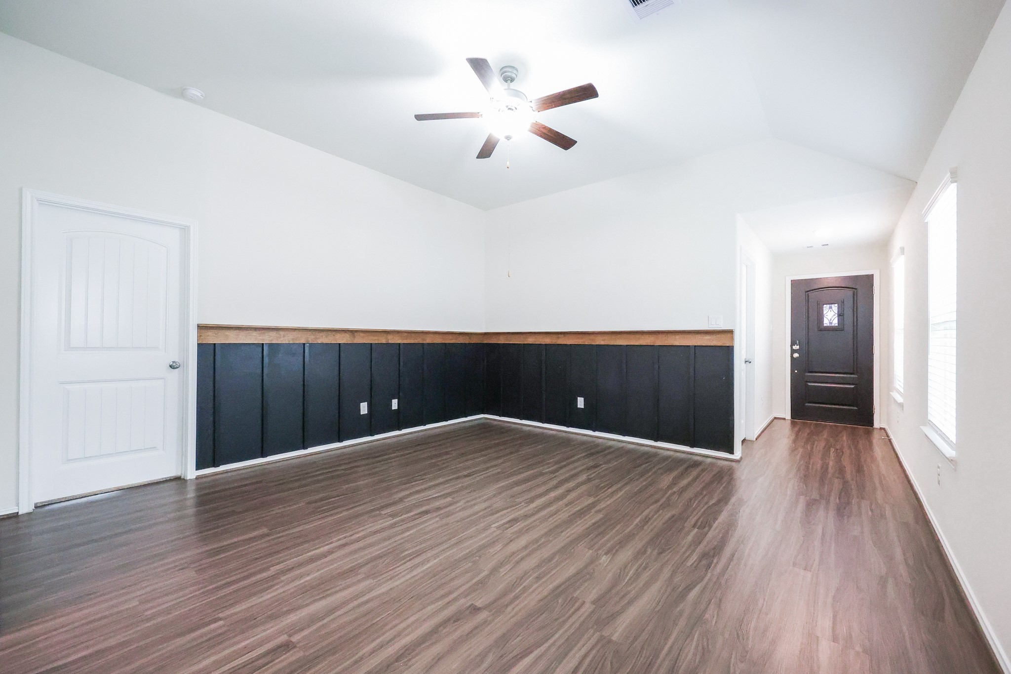 9858 Copper Ranch Trail Property Photo 3