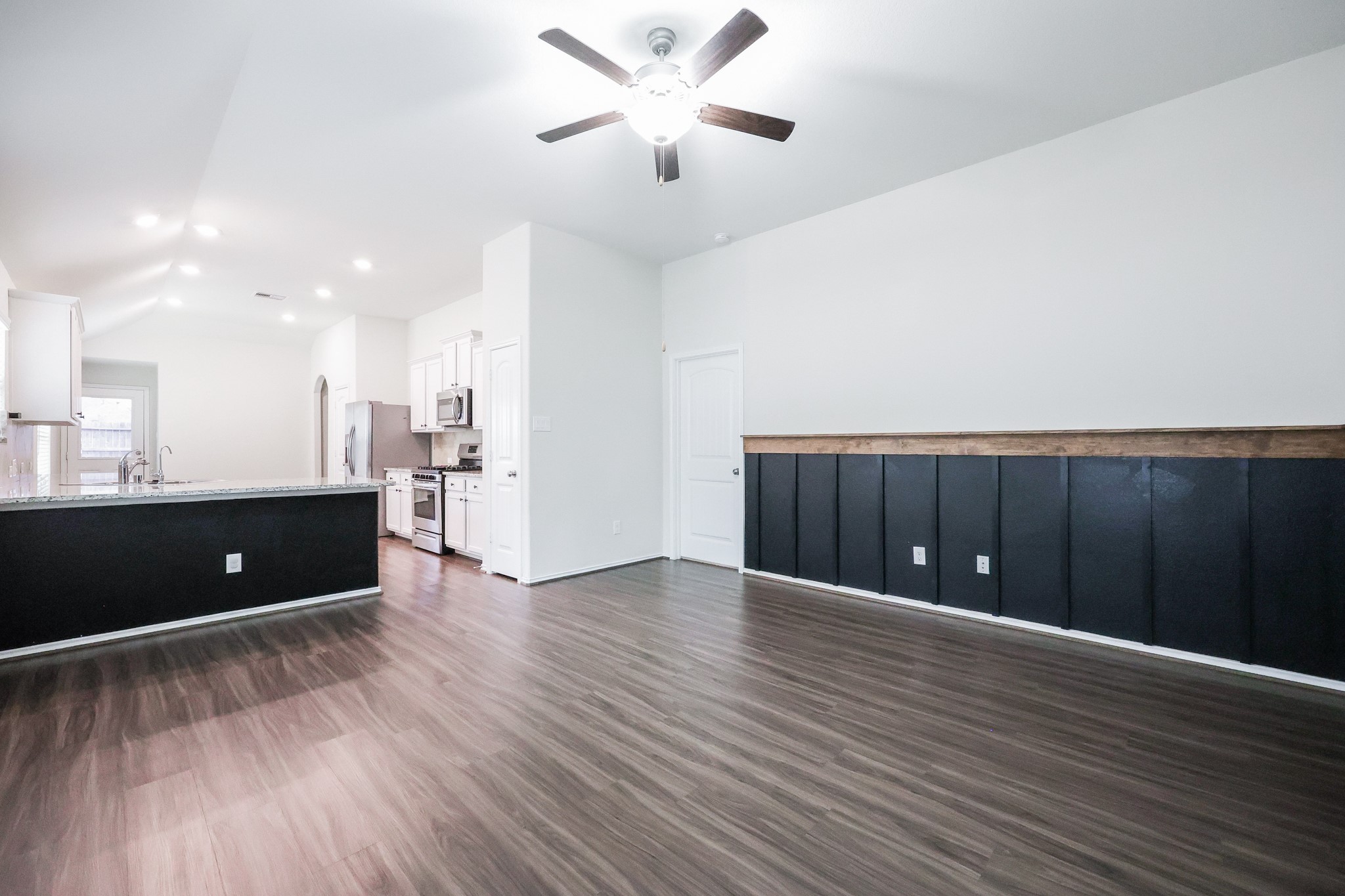 9858 Copper Ranch Trail Property Photo 4