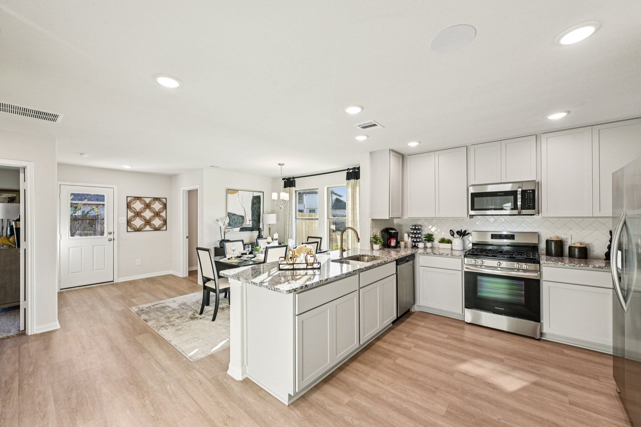 22451 Kinley Street Property Photo 8
