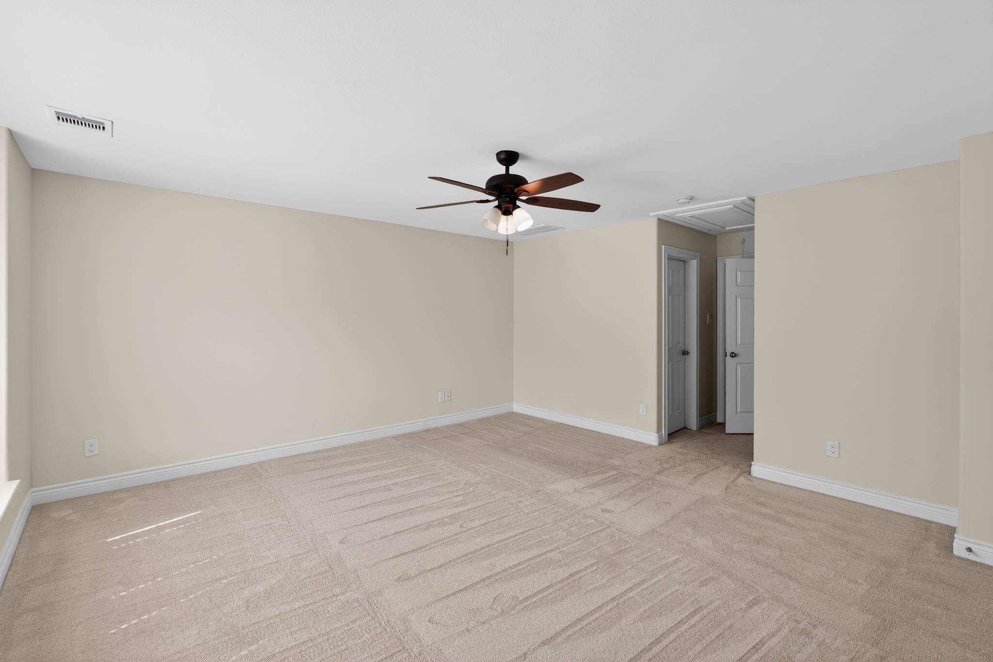 2605 Cheshire Oaks Drive Property Photo 7