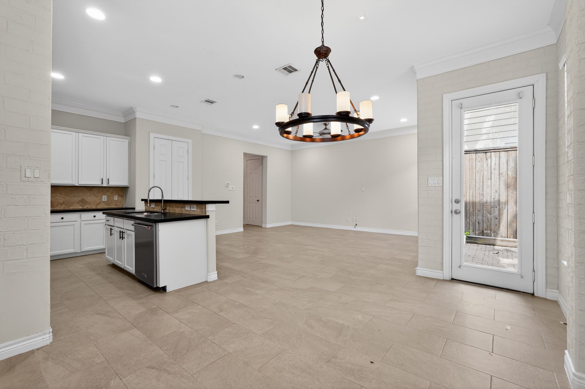 2605 Cheshire Oaks Drive Property Photo 14