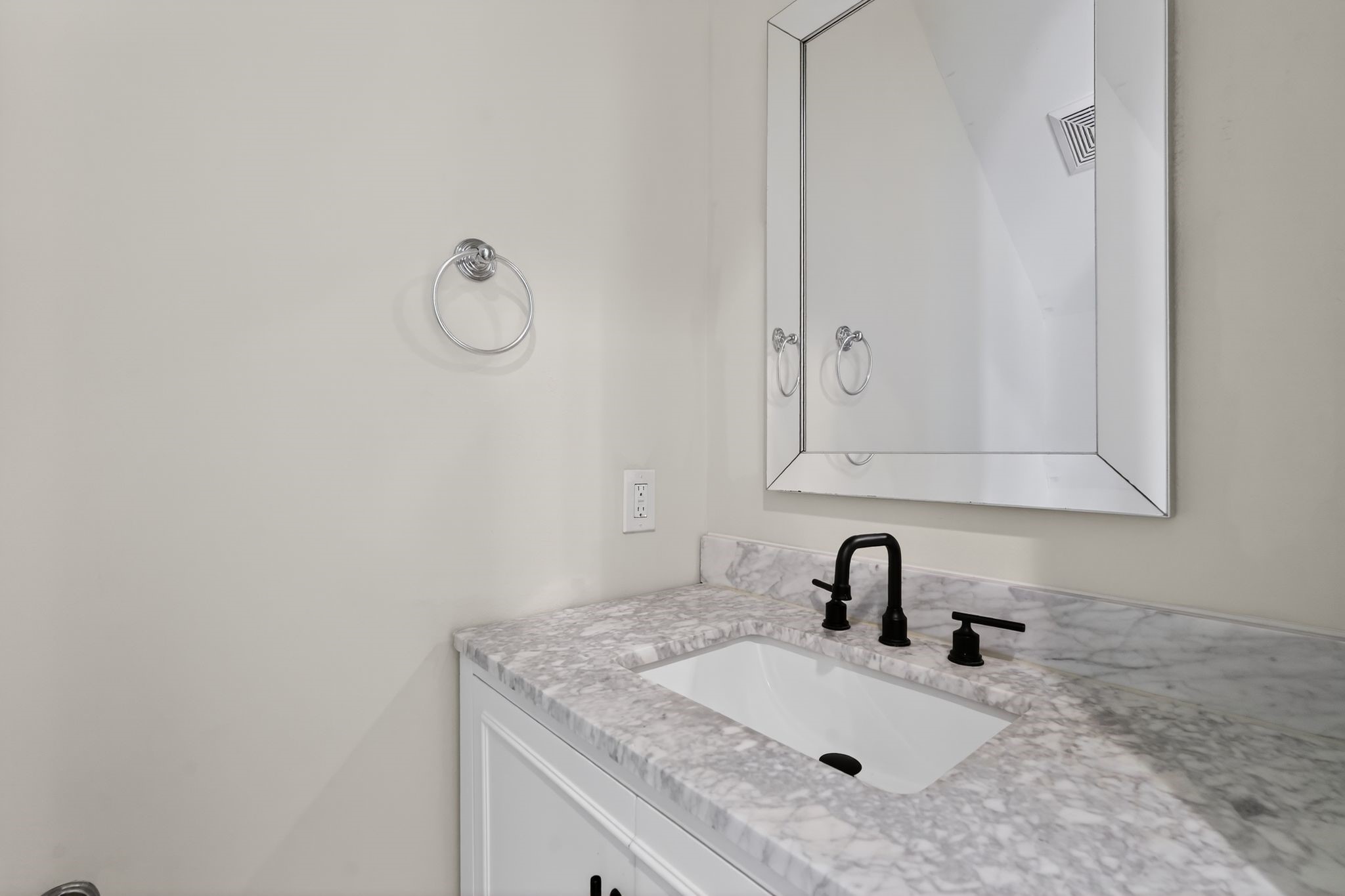 2605 Cheshire Oaks Drive Property Photo 25