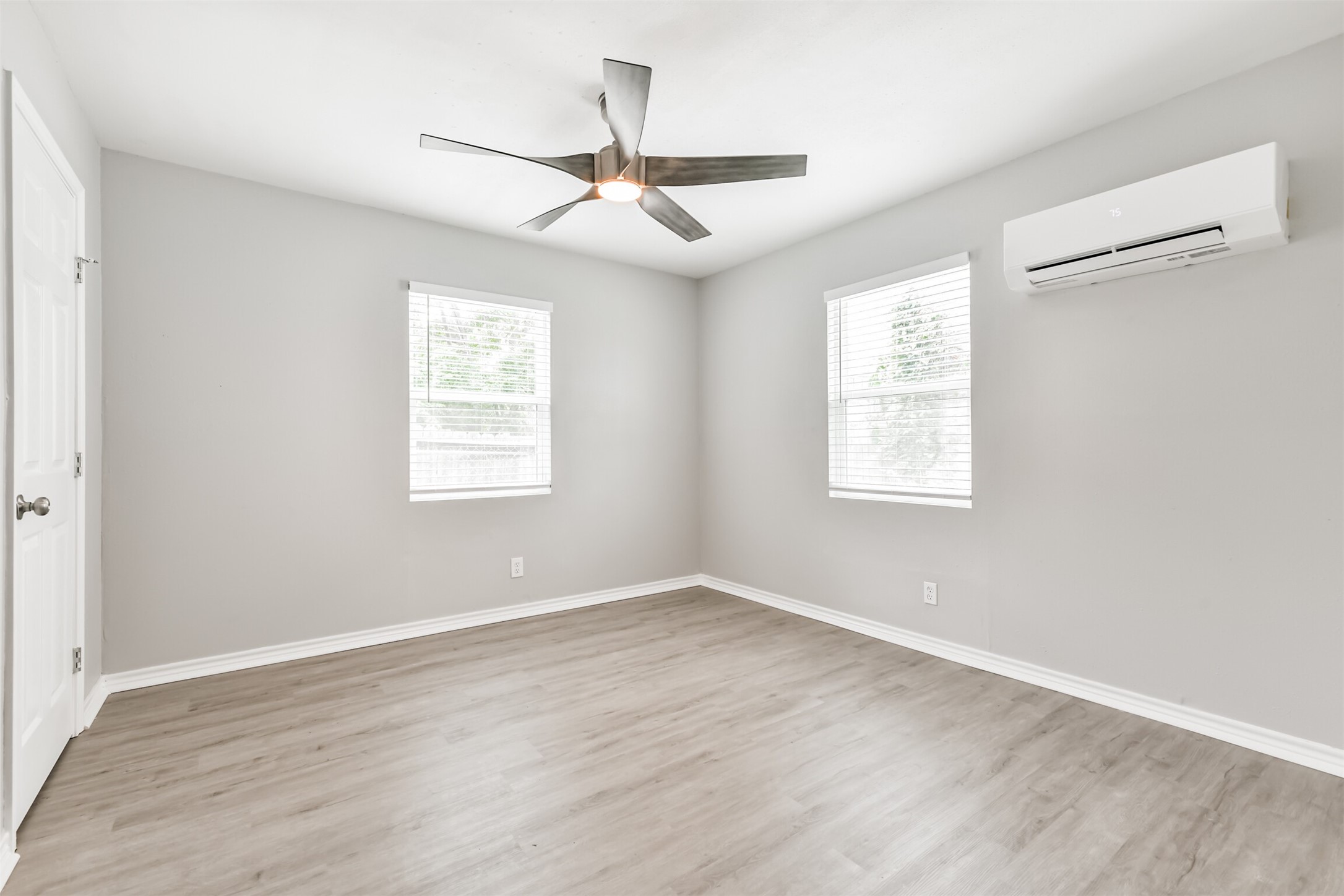 812 38th Street Property Photo 4