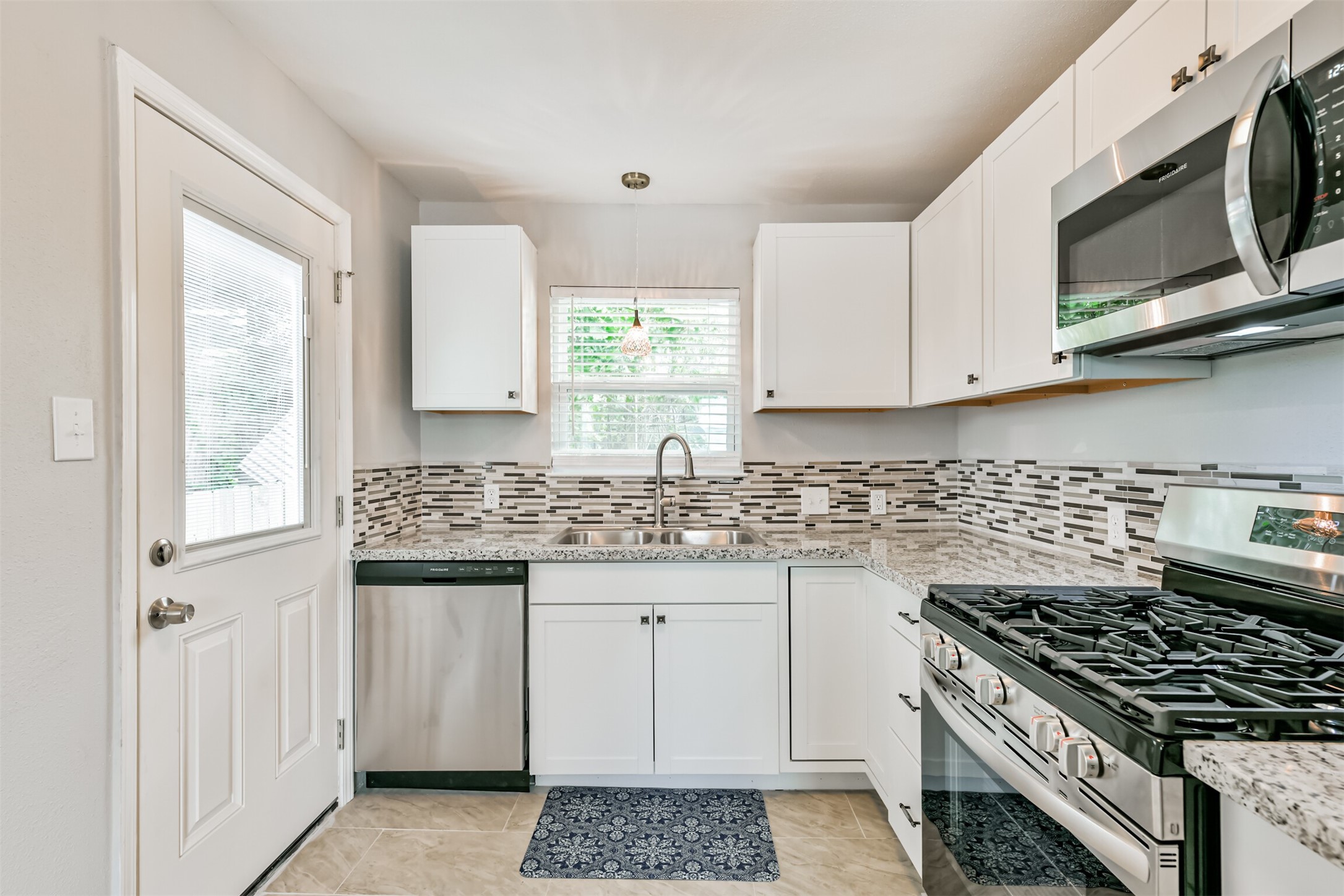 812 38th Street Property Photo 5