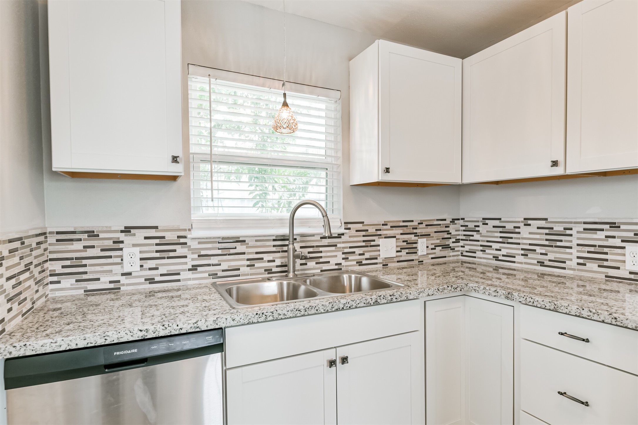 812 38th Street Property Photo 8