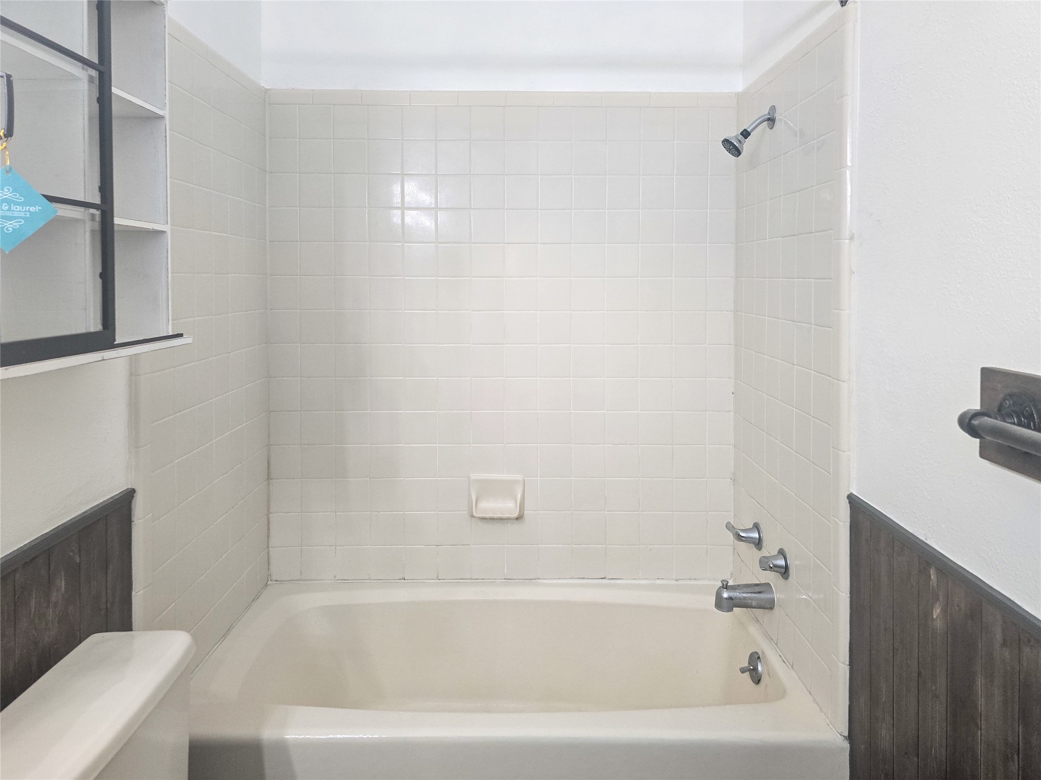 921 Marine Drive 327 Property Photo 11