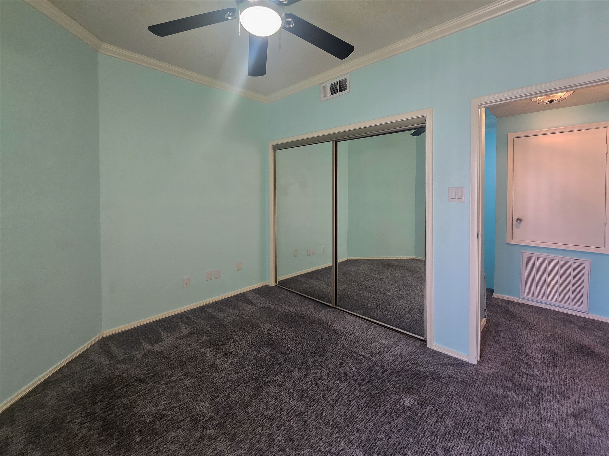 921 Marine Drive 327 Property Photo 13