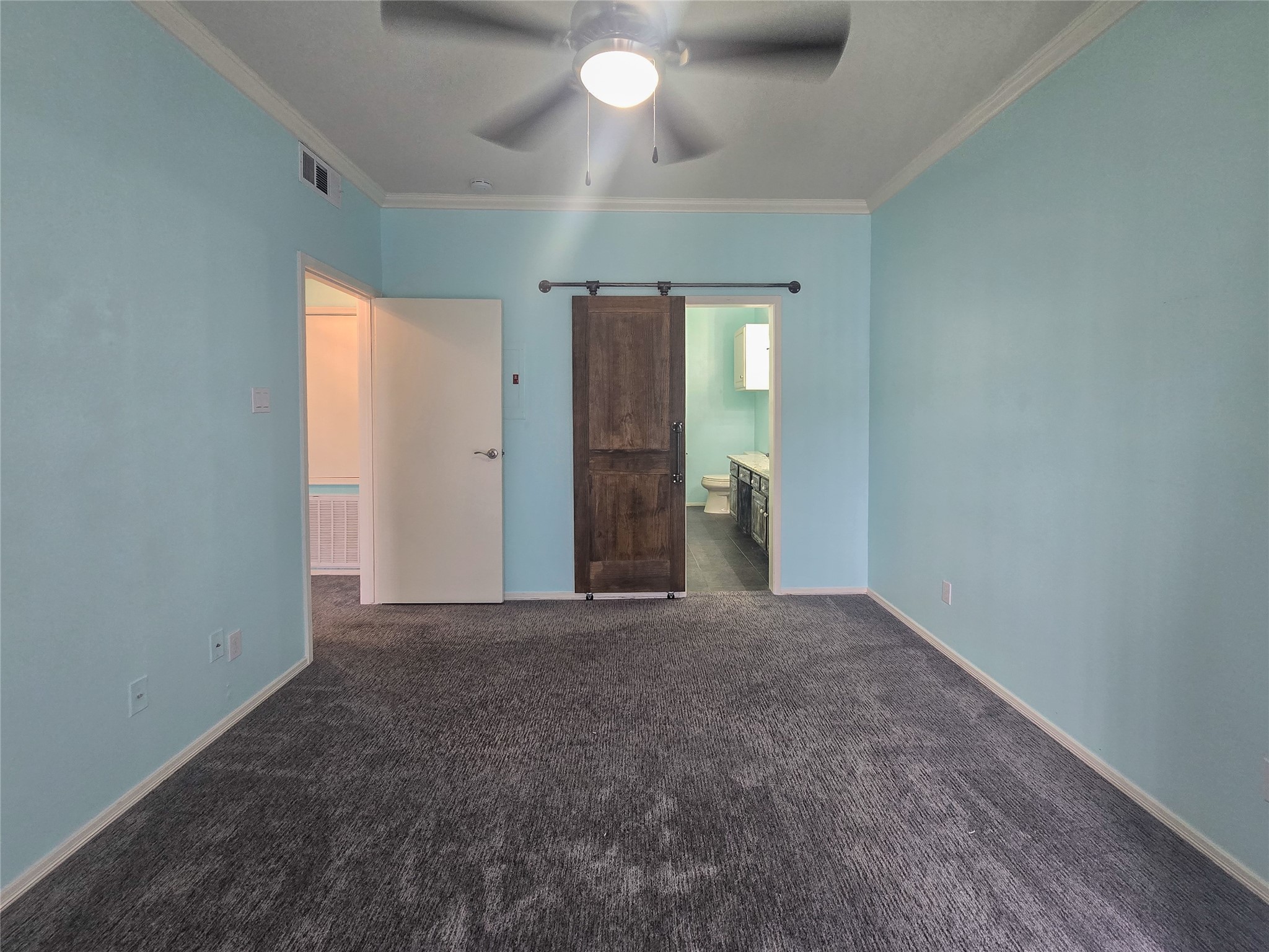 921 Marine Drive 327 Property Photo 18