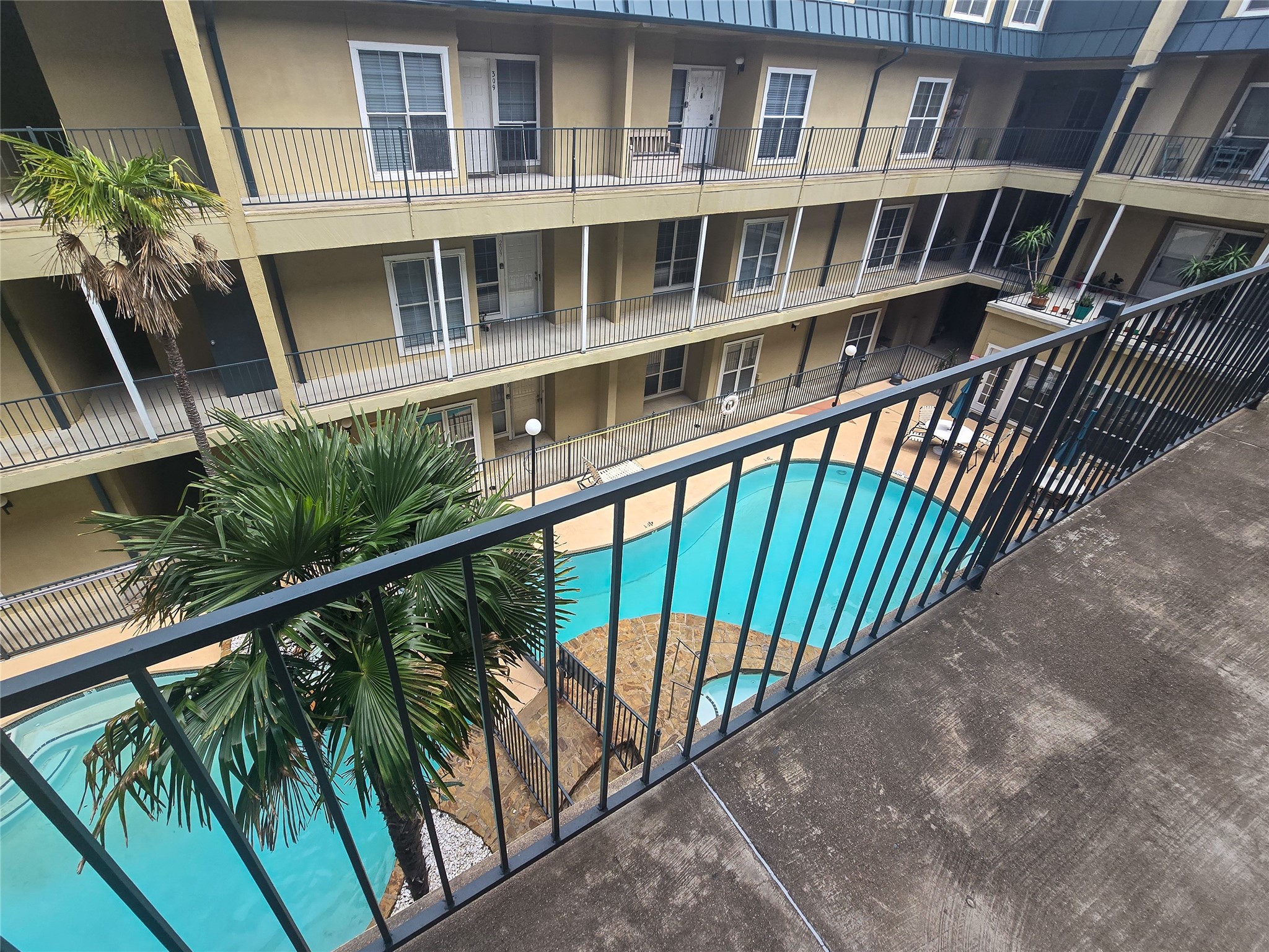 921 Marine Drive 327 Property Photo 20