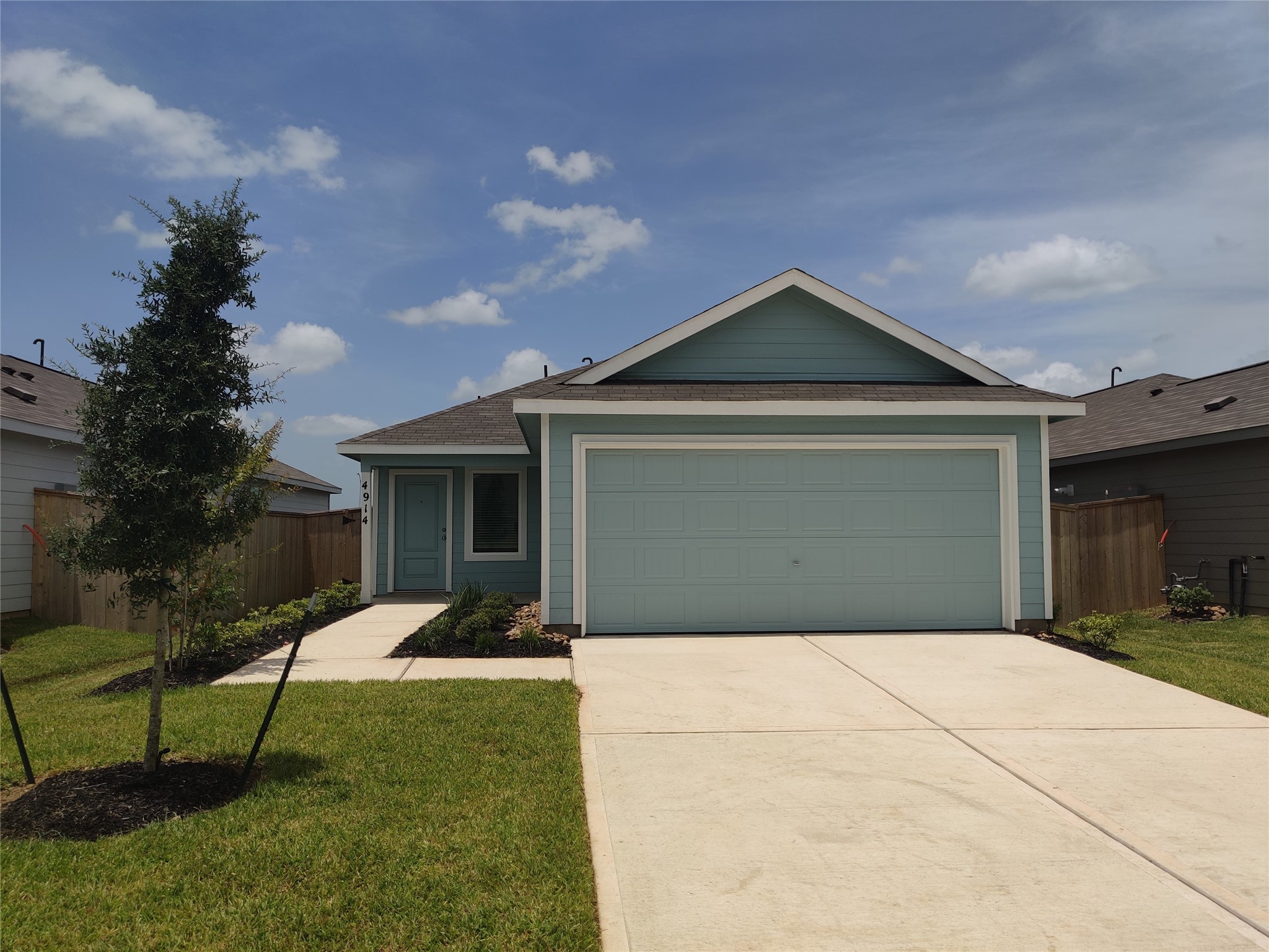 4914 Valencia Forest Property Photo 1
