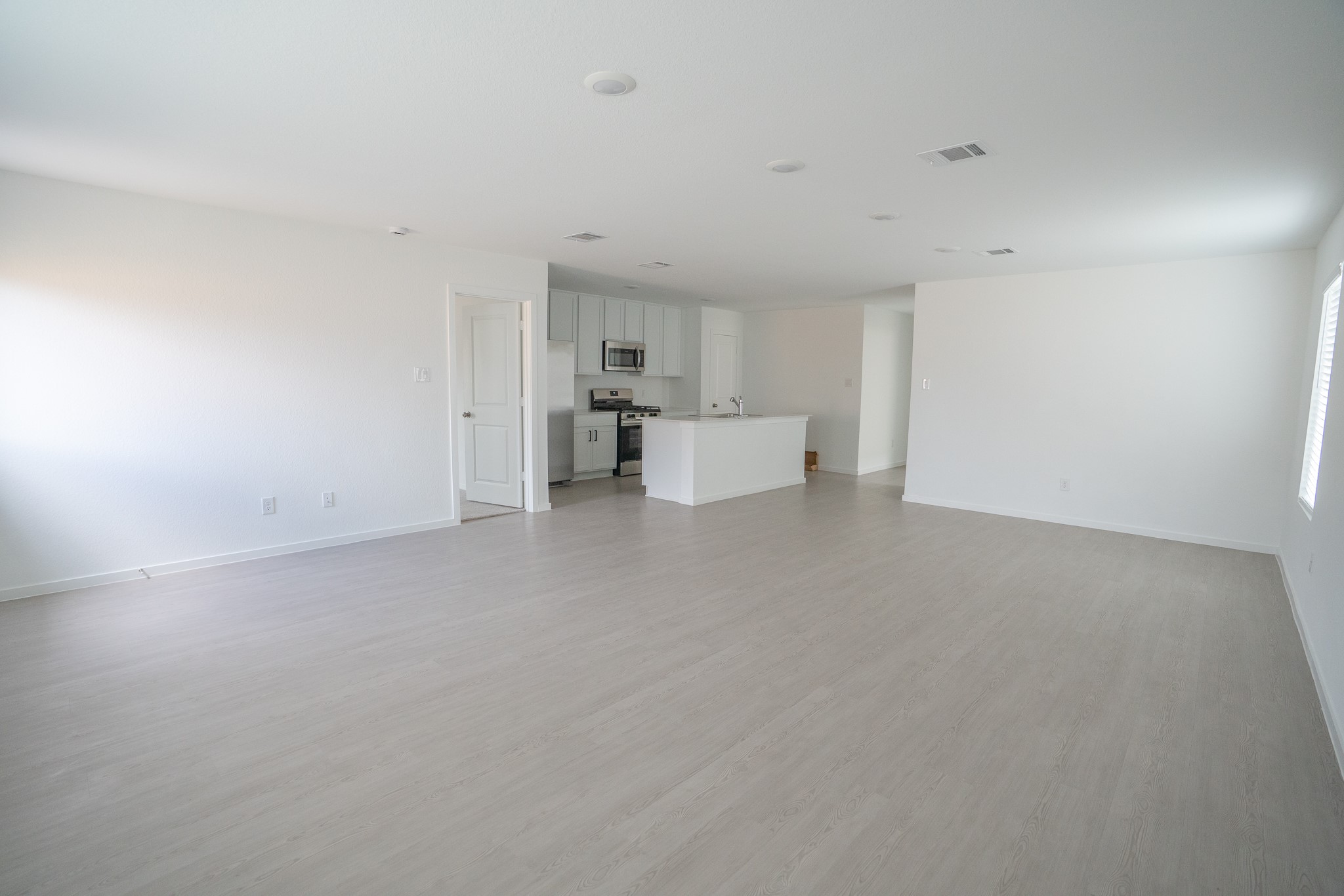 2515 Mint Garnet Drive Property Photo 7