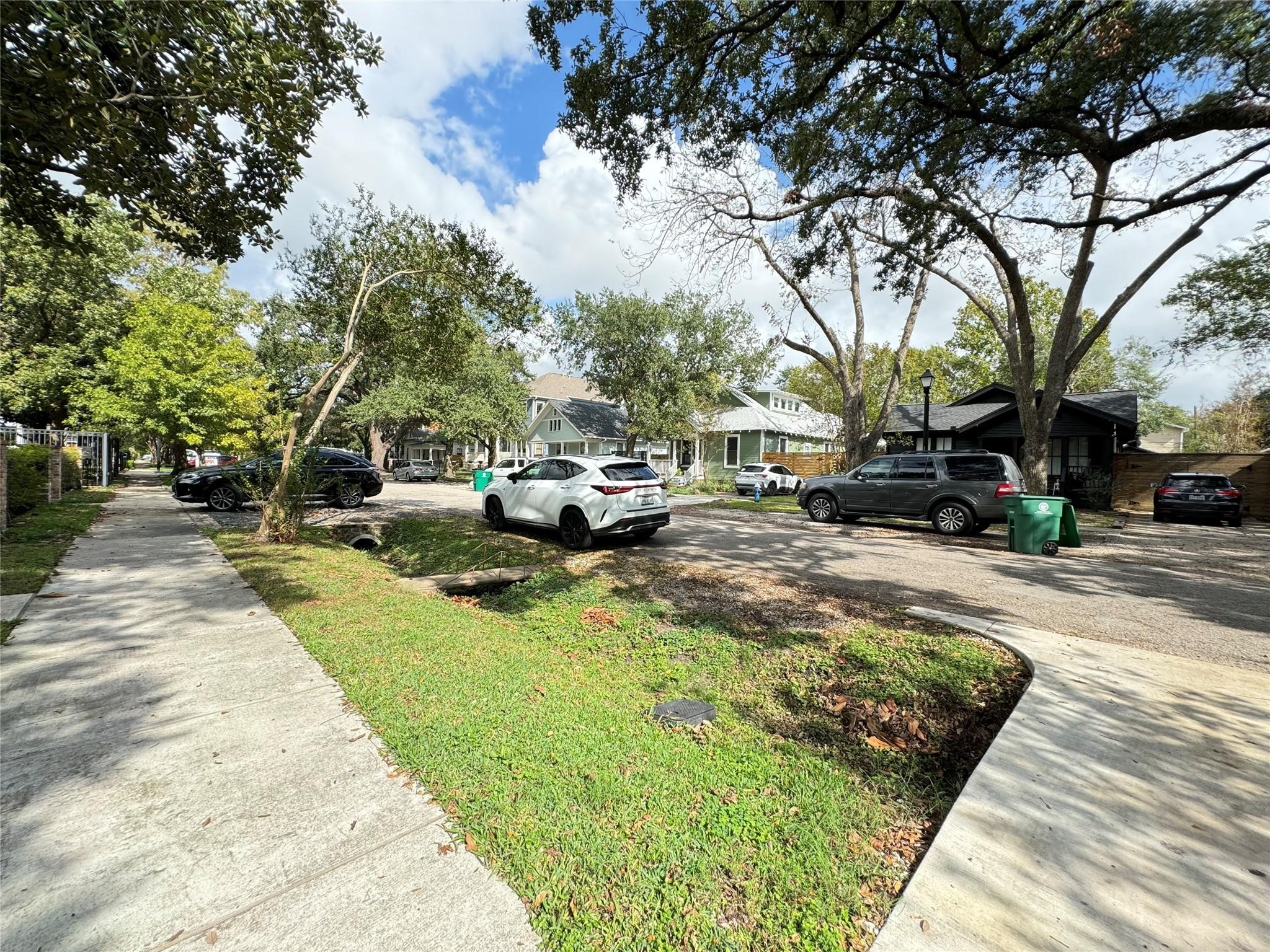 1123 1/2 Arlington Street Property Photo 3
