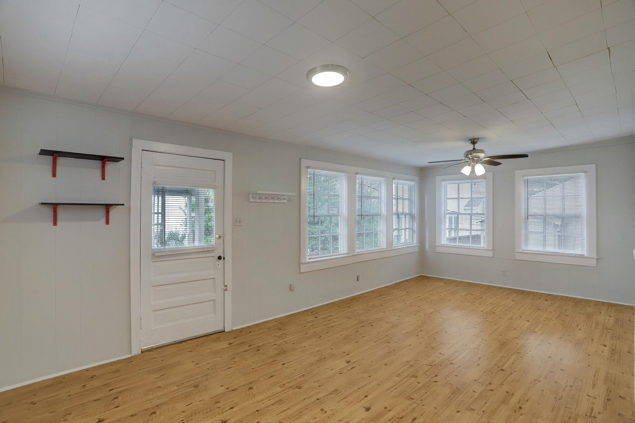 1123 1/2 Arlington Street Property Photo 6