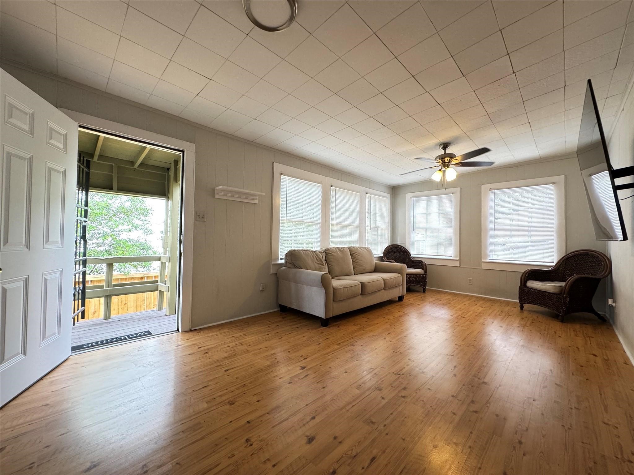 1123 1/2 Arlington Street Property Photo 7