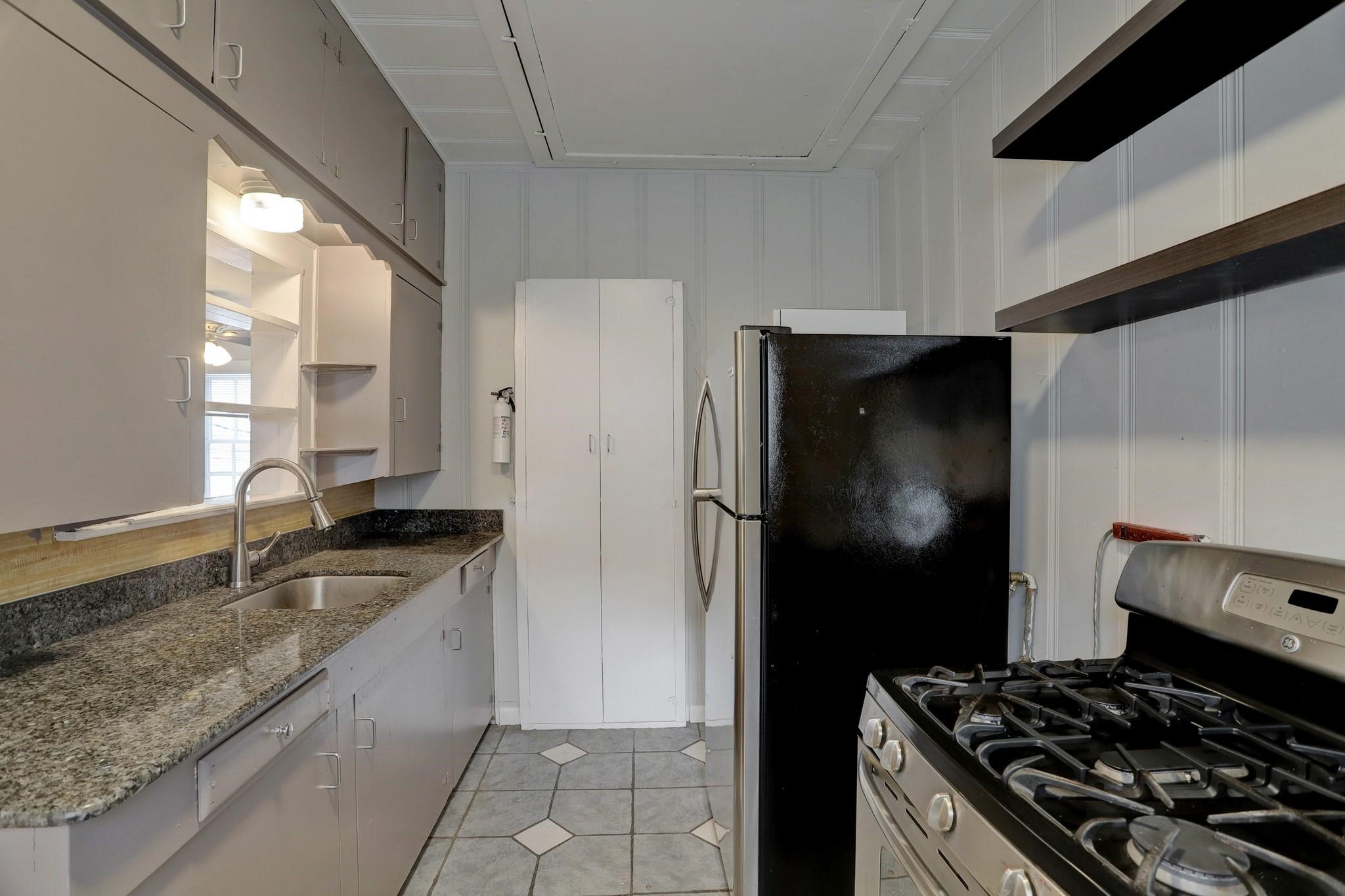 1123 1/2 Arlington Street Property Photo 12