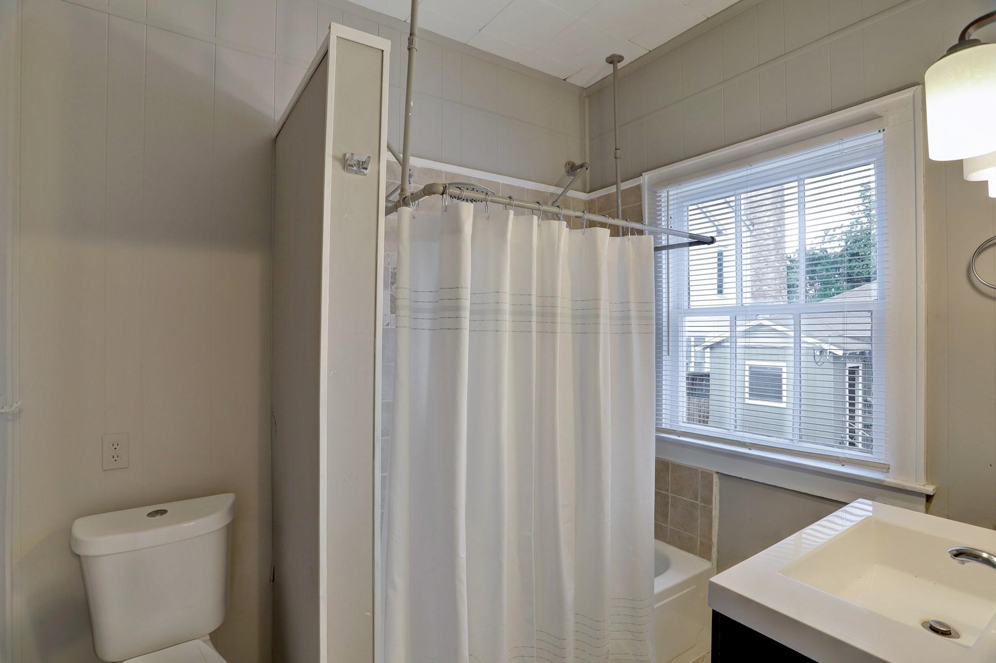 1123 1/2 Arlington Street Property Photo 13