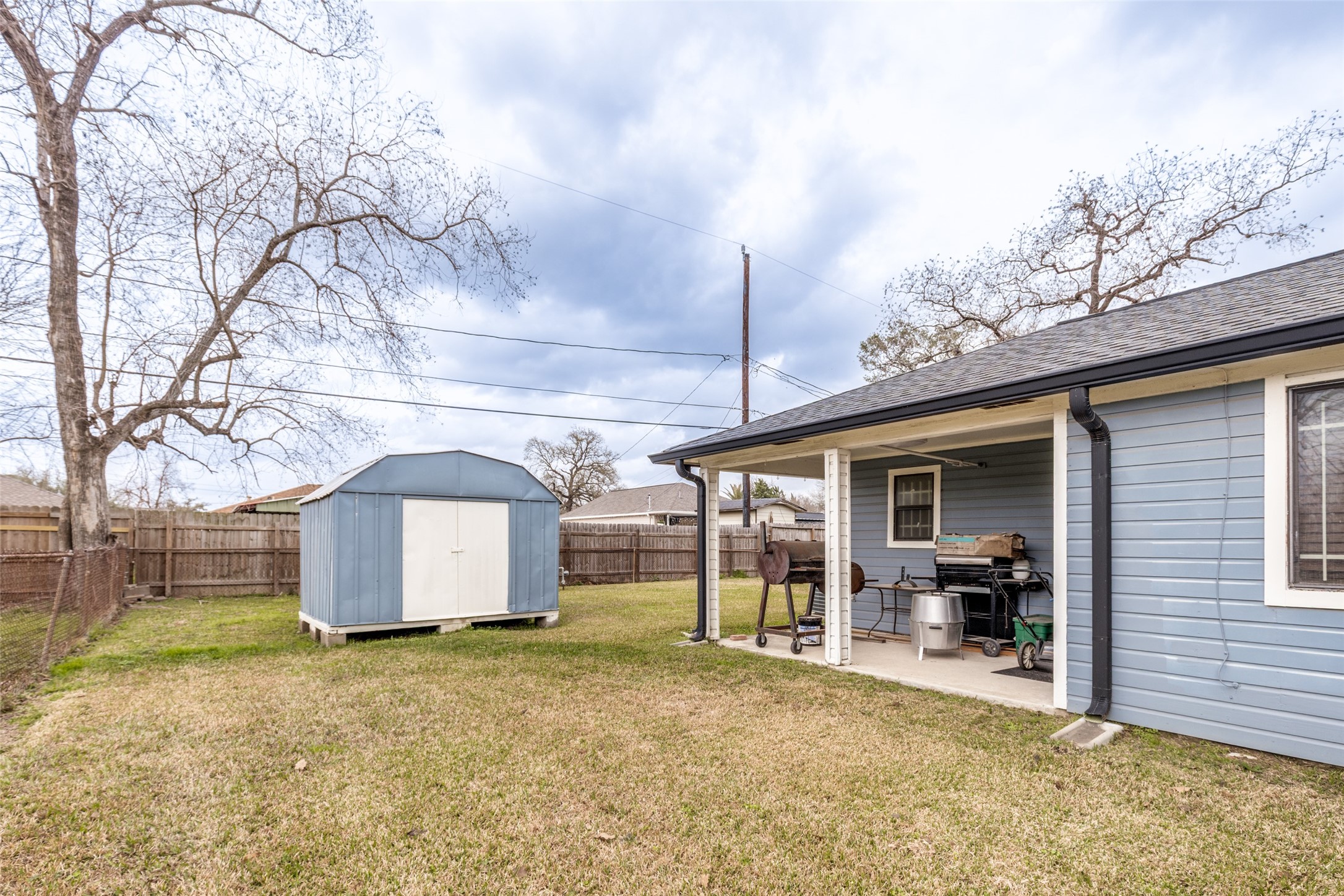 9101 Homewood Lane Ne Property Photo 11