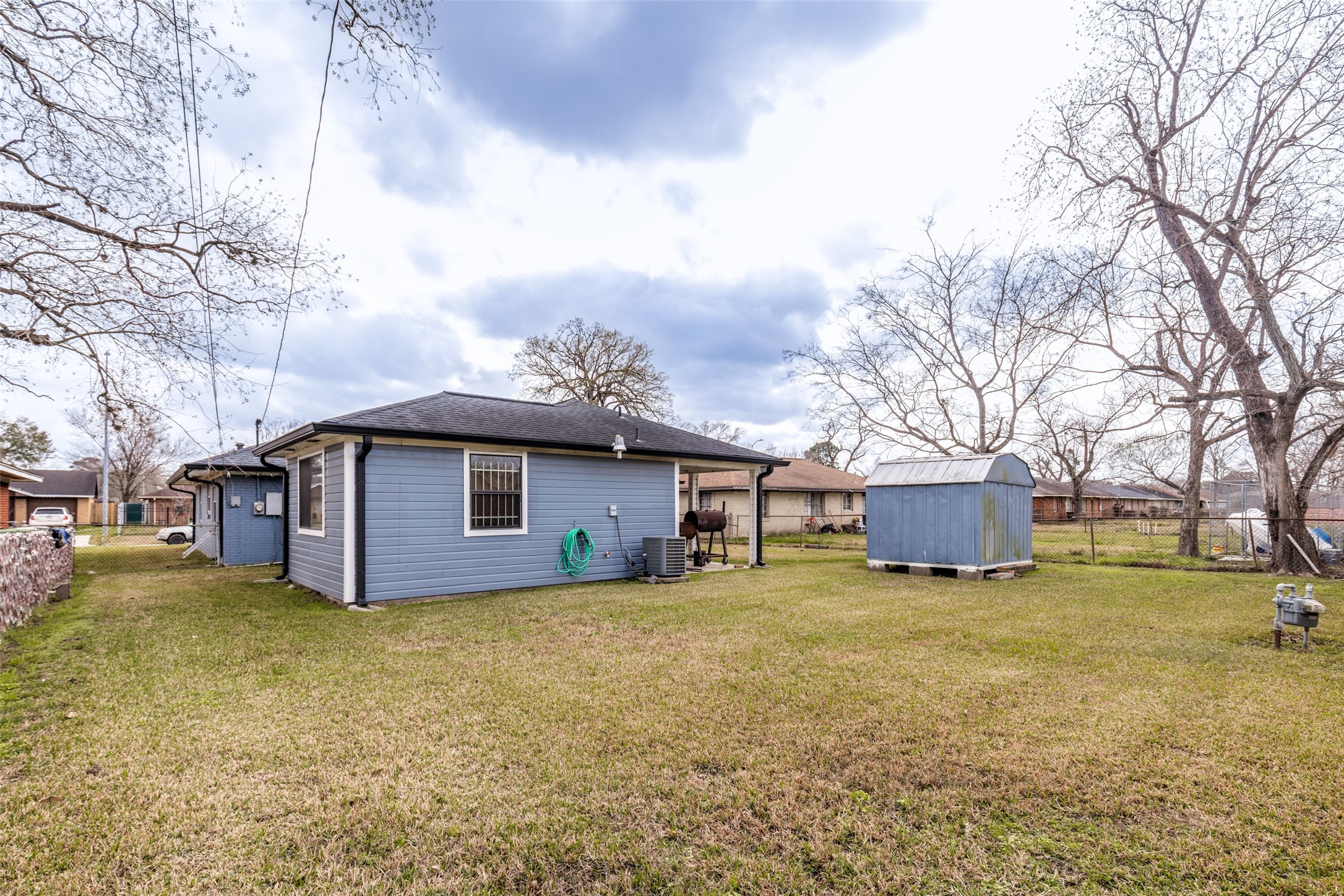 9101 Homewood Lane Ne Property Photo 12