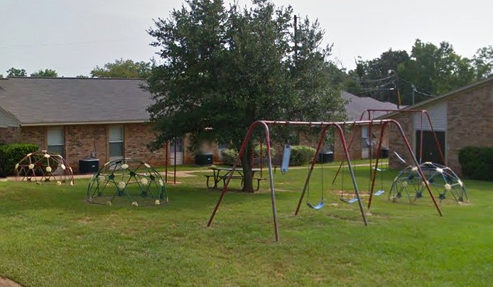 1302 Jacksonville Property Photo 6