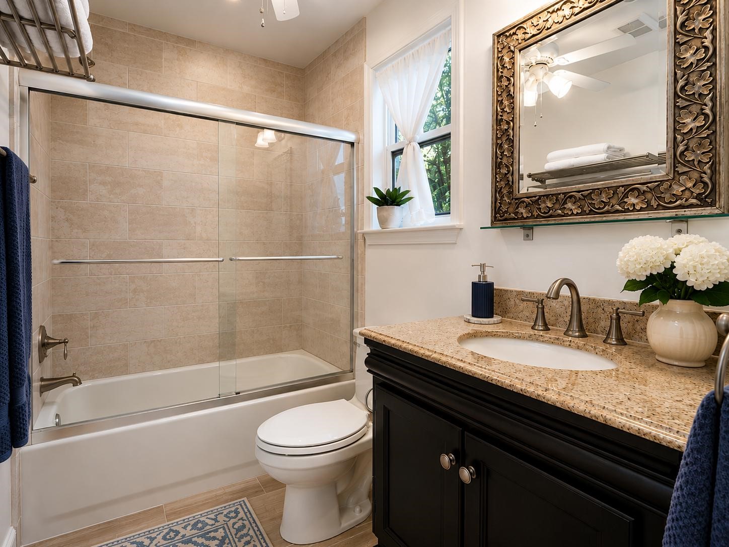 1524 Columbia A Property Photo 23