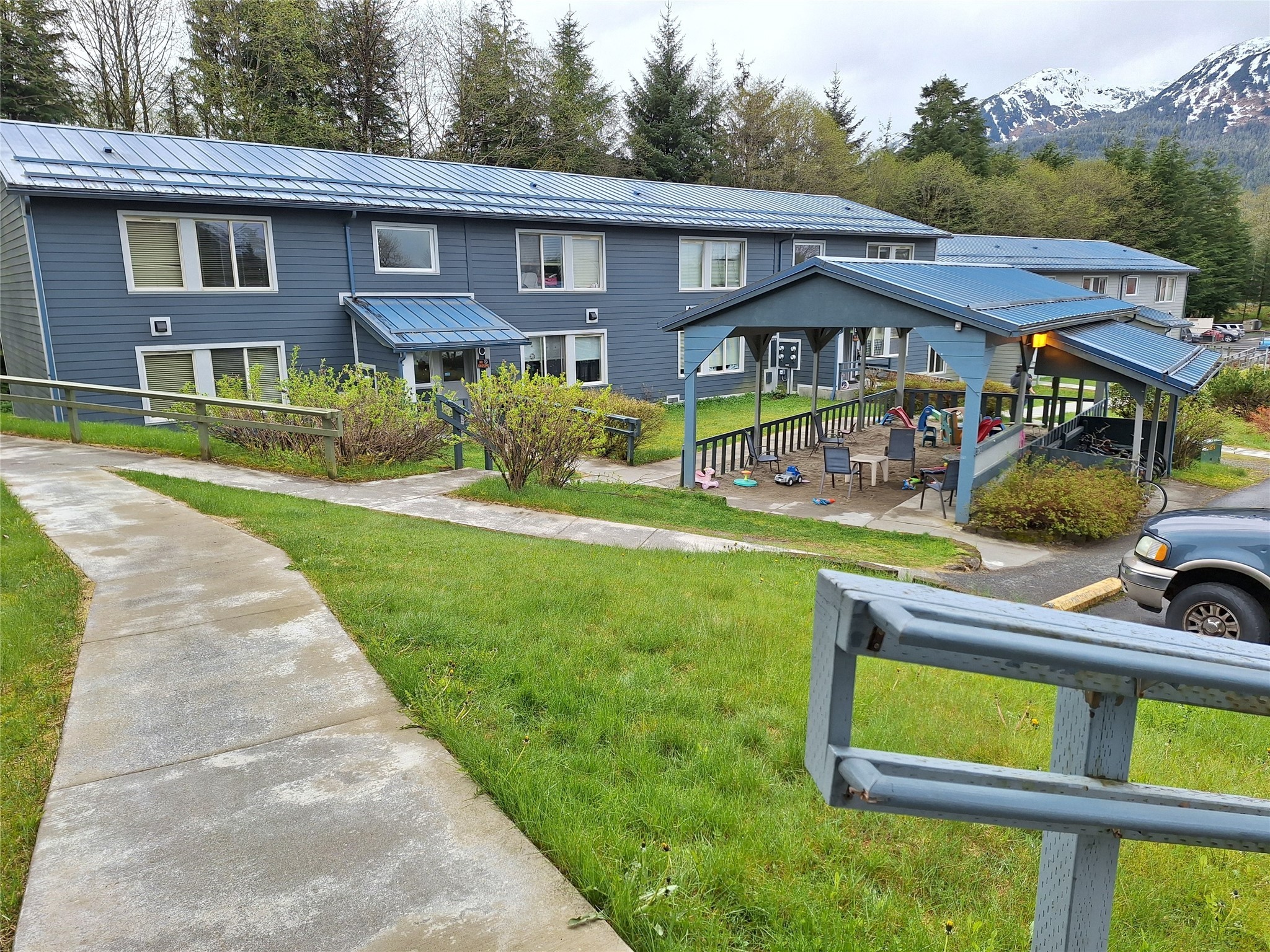 1050 Salmon Creek Ln Property Photo 1