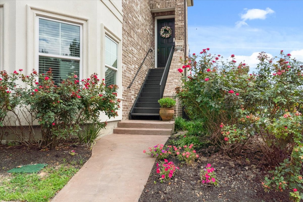 4602 Regent Manor Drive Property Photo 1