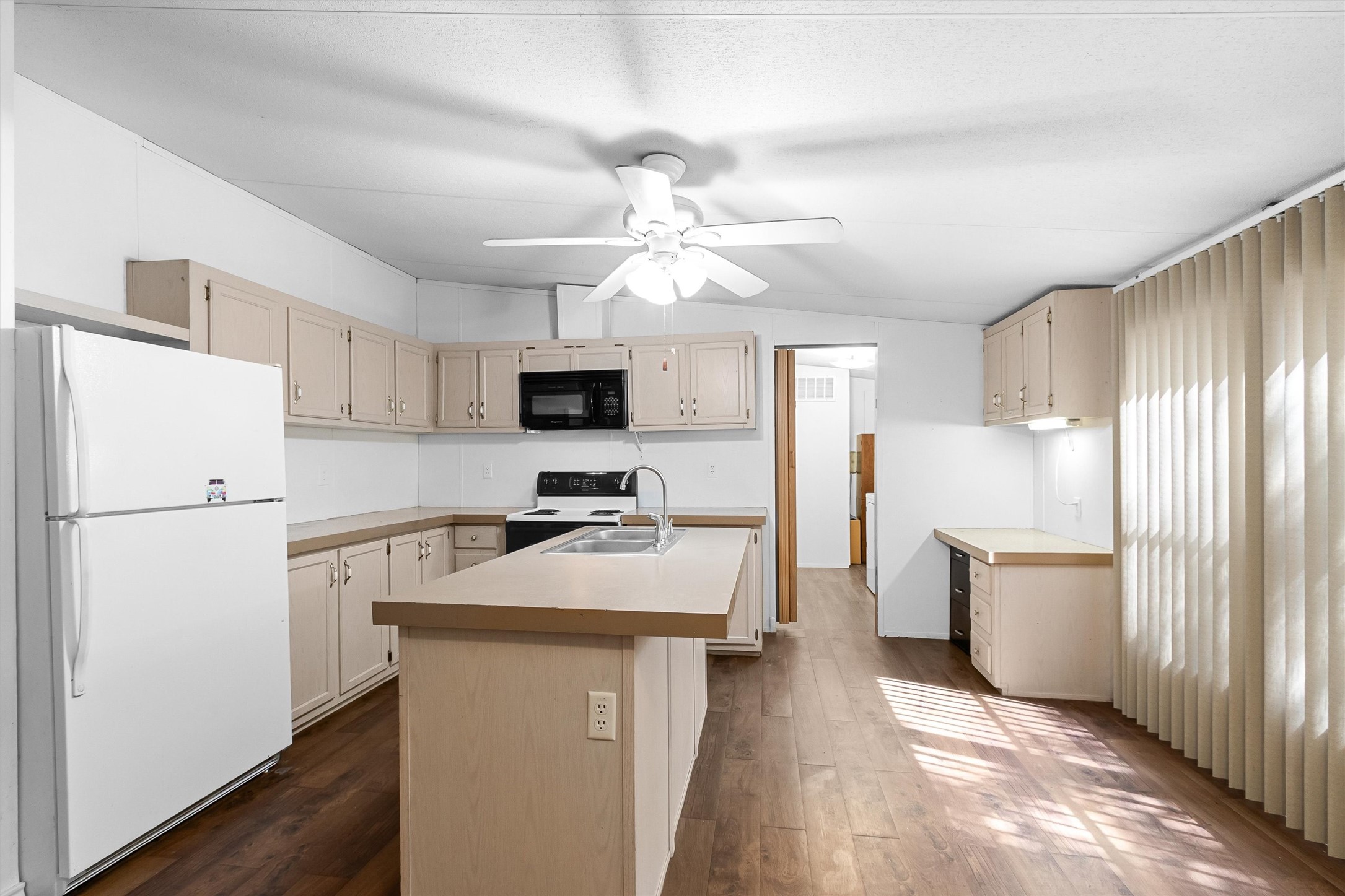 21518 Rezanof Road Property Photo 9