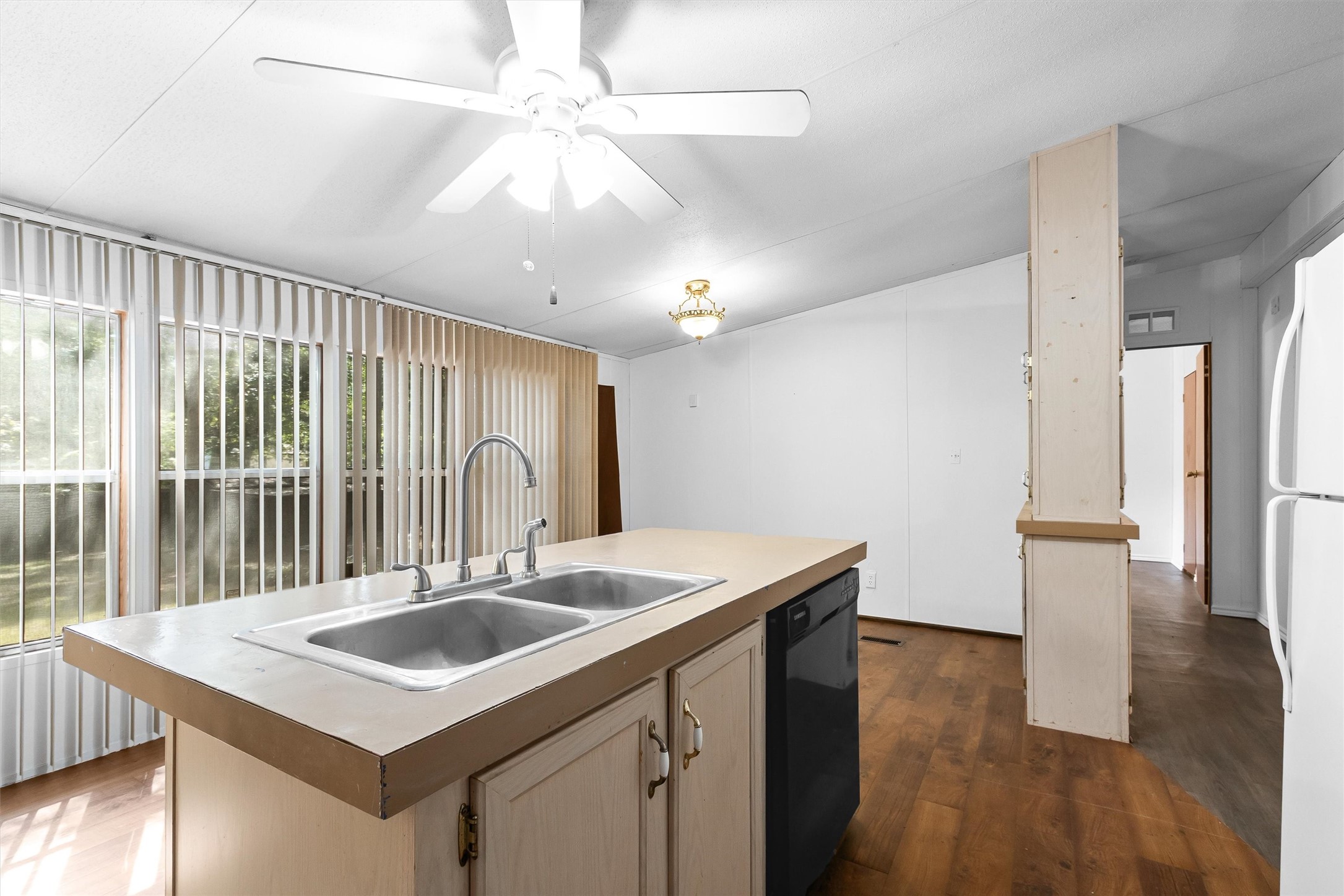 21518 Rezanof Road Property Photo 11