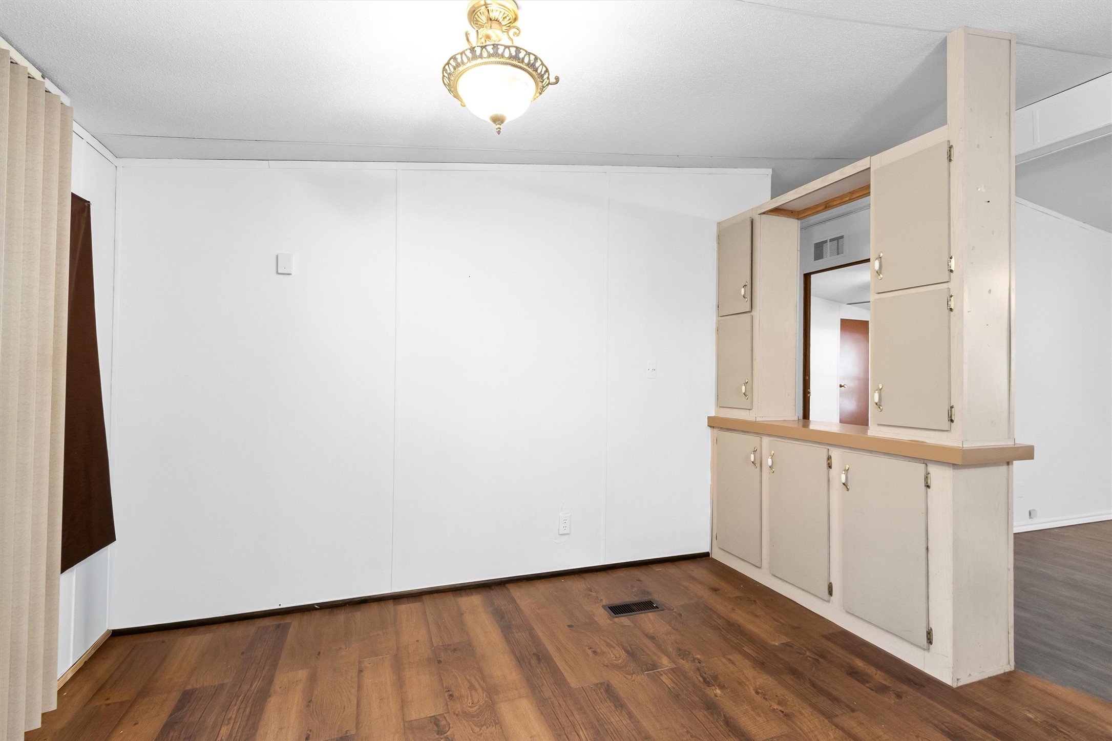 21518 Rezanof Road Property Photo 12