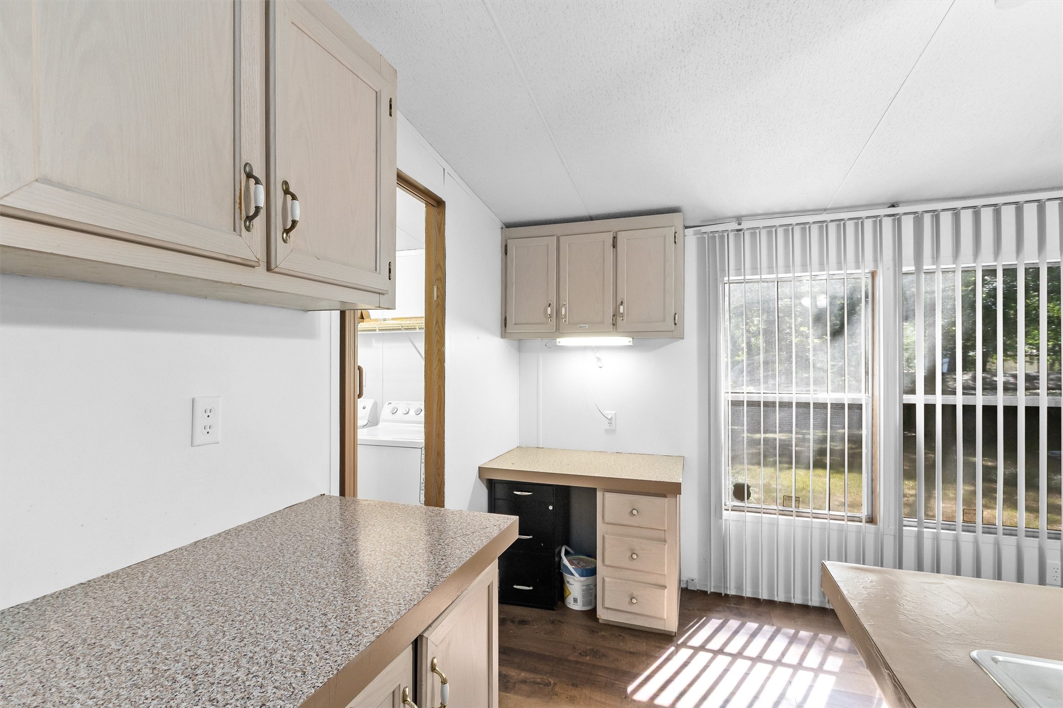 21518 Rezanof Road Property Photo 14