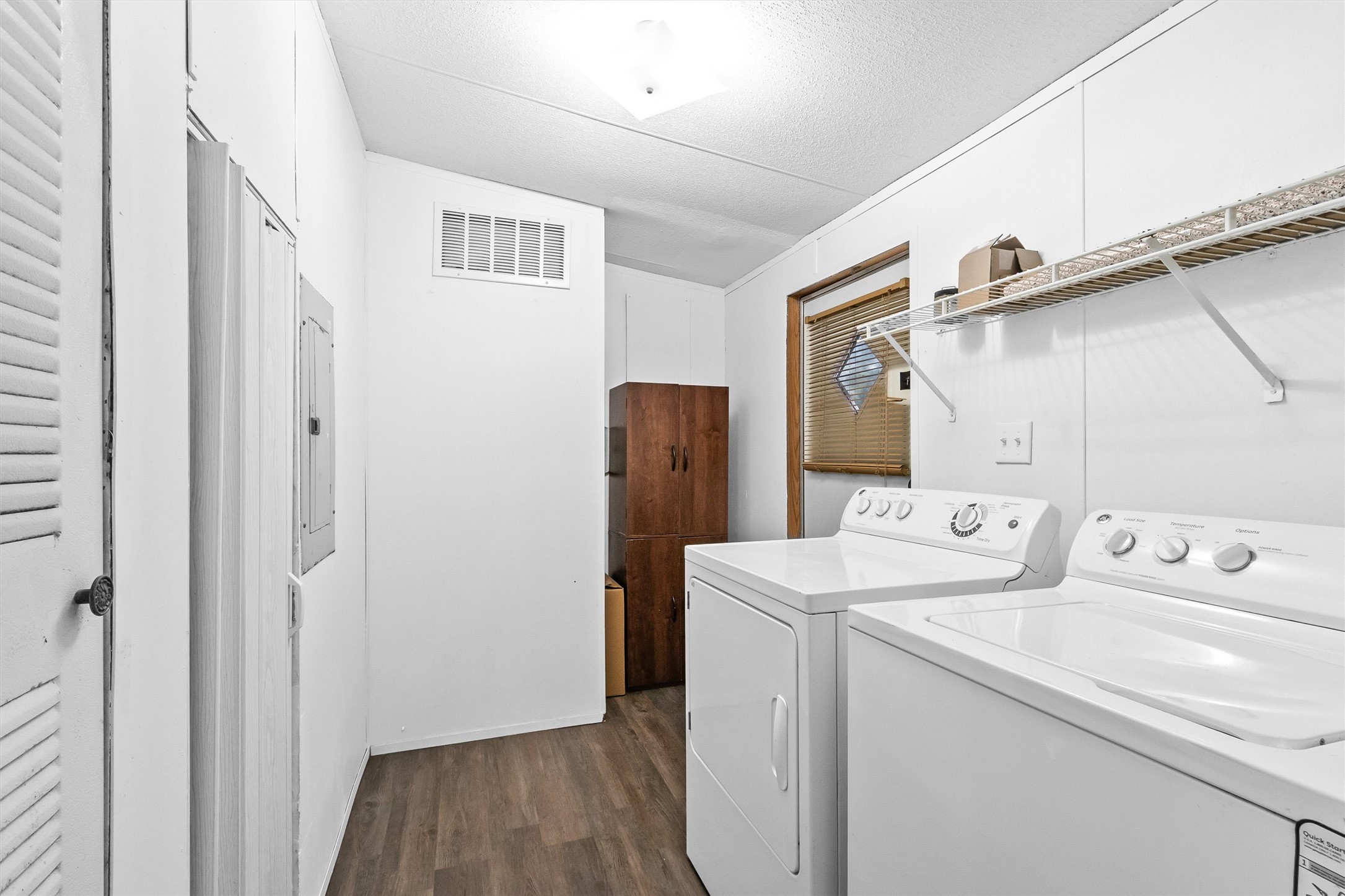 21518 Rezanof Road Property Photo 15