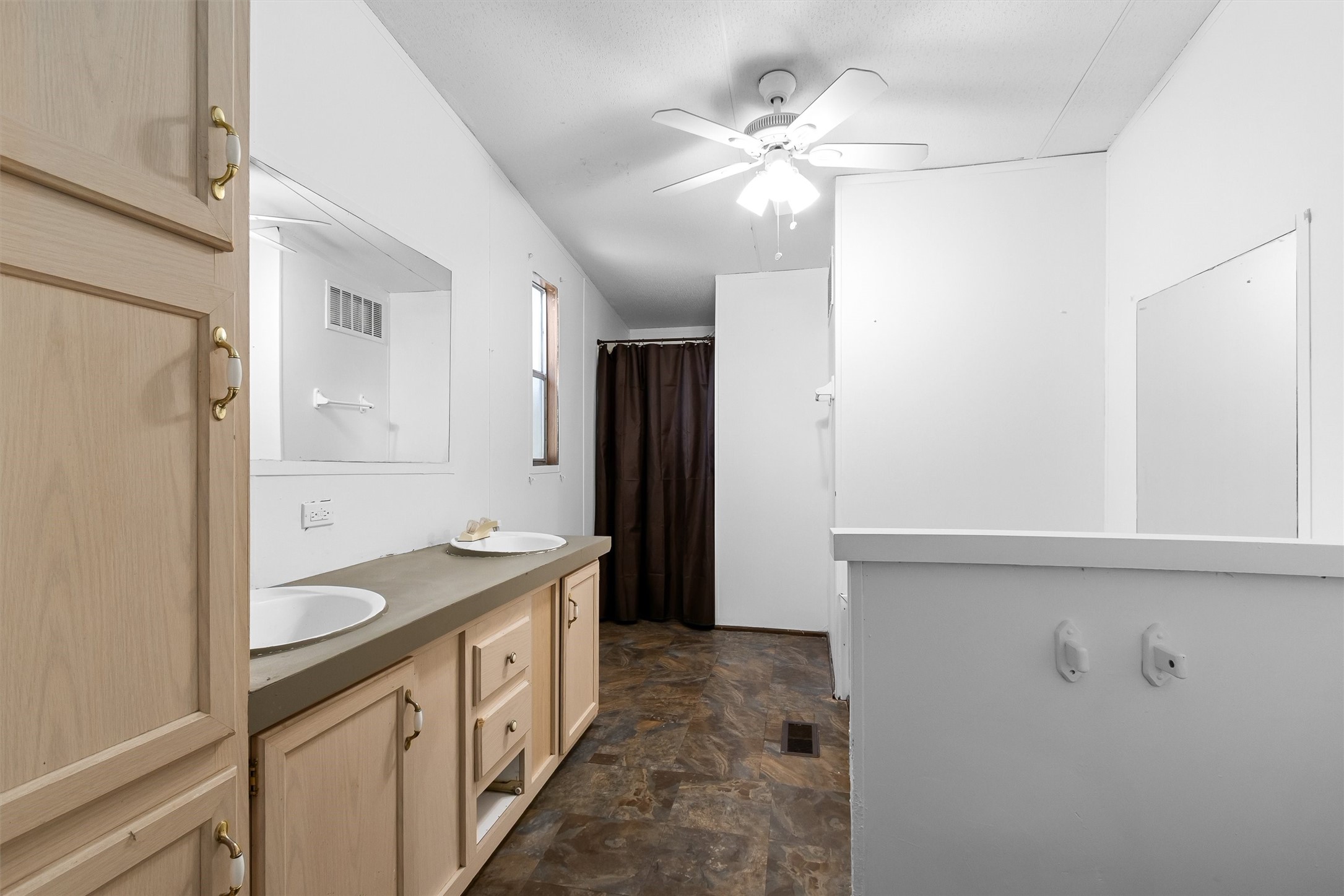 21518 Rezanof Road Property Photo 17