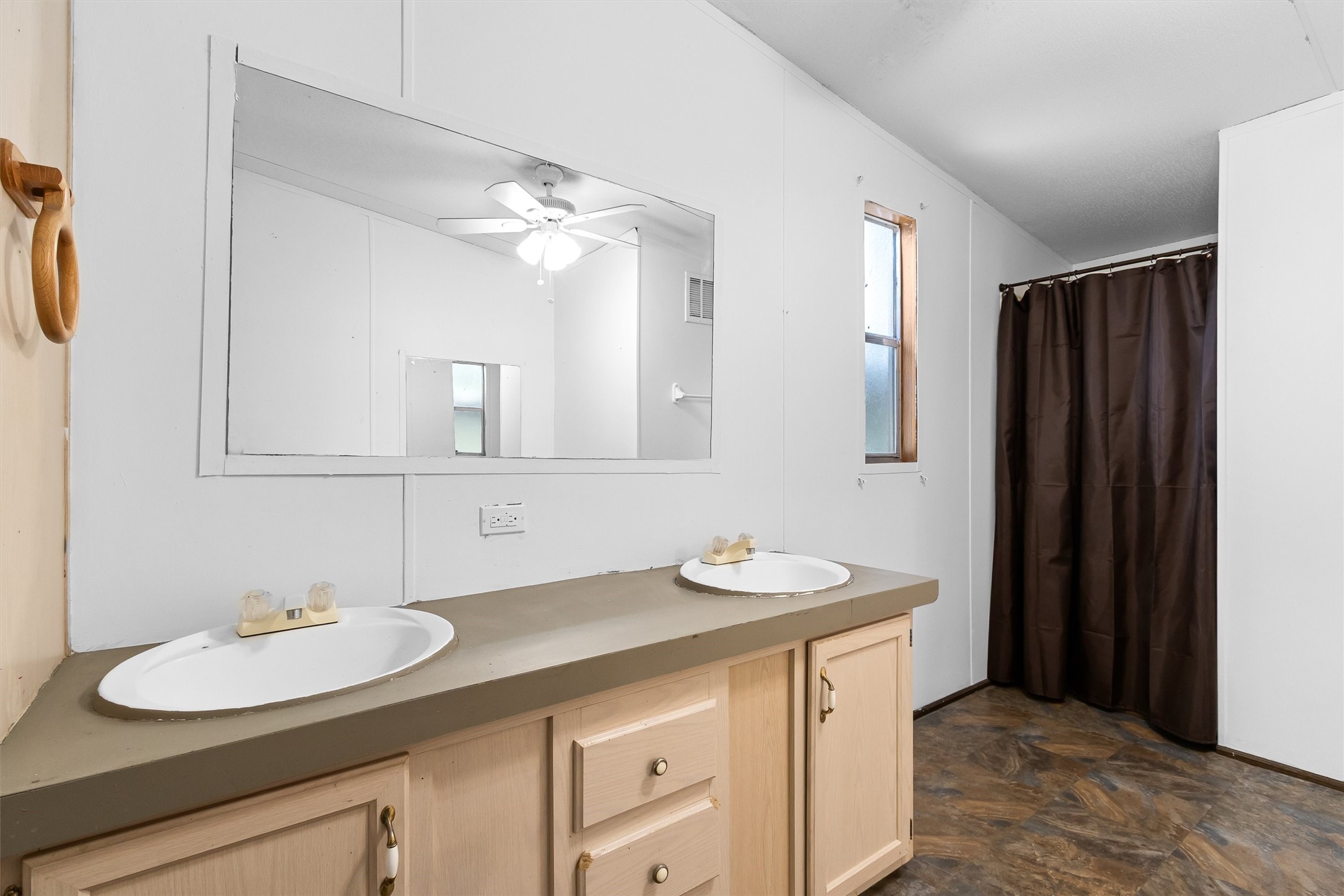 21518 Rezanof Road Property Photo 18