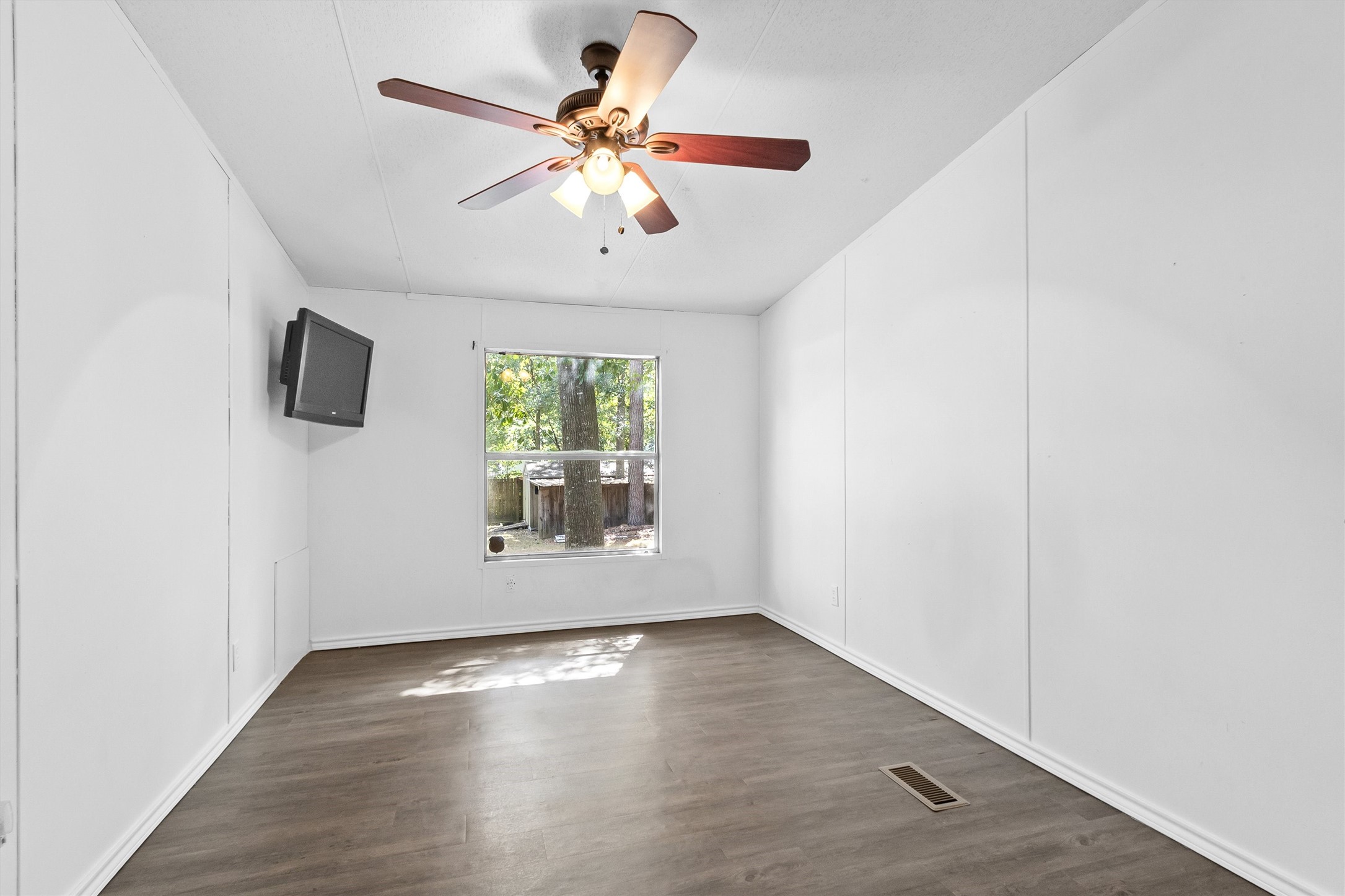 21518 Rezanof Road Property Photo 23