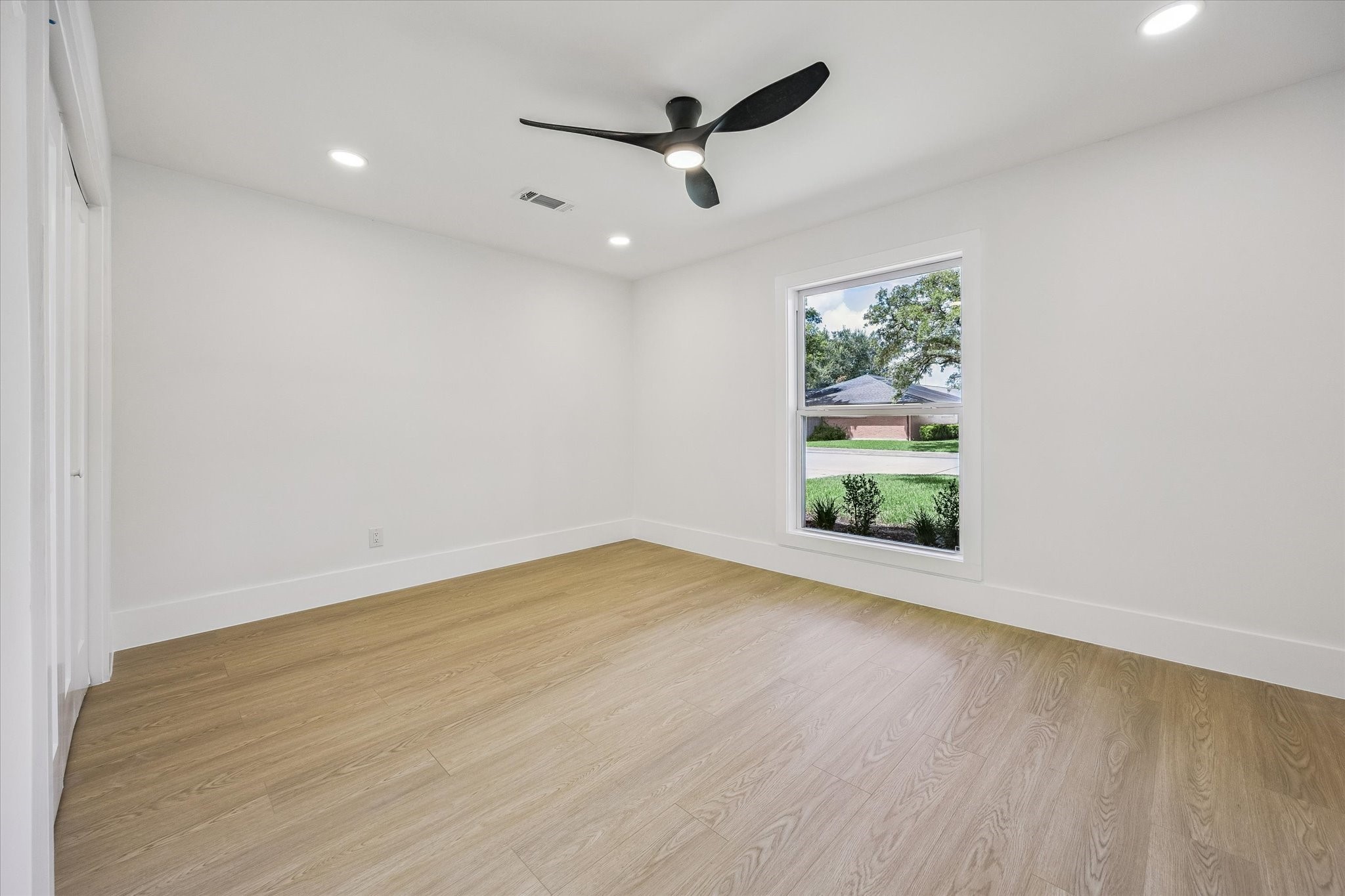 9419 Greenwillow Drive Property Photo 25