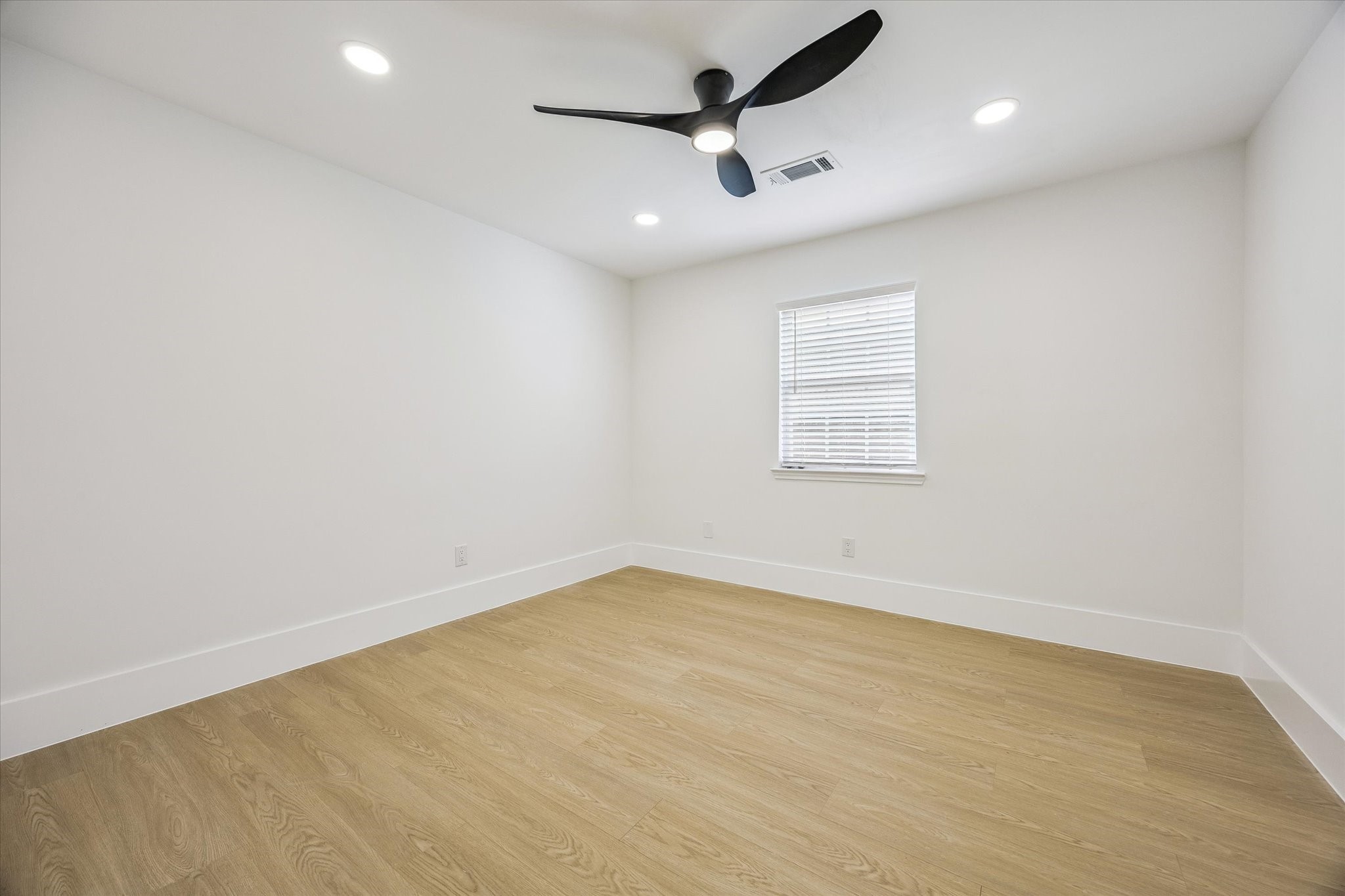 9419 Greenwillow Drive Property Photo 28