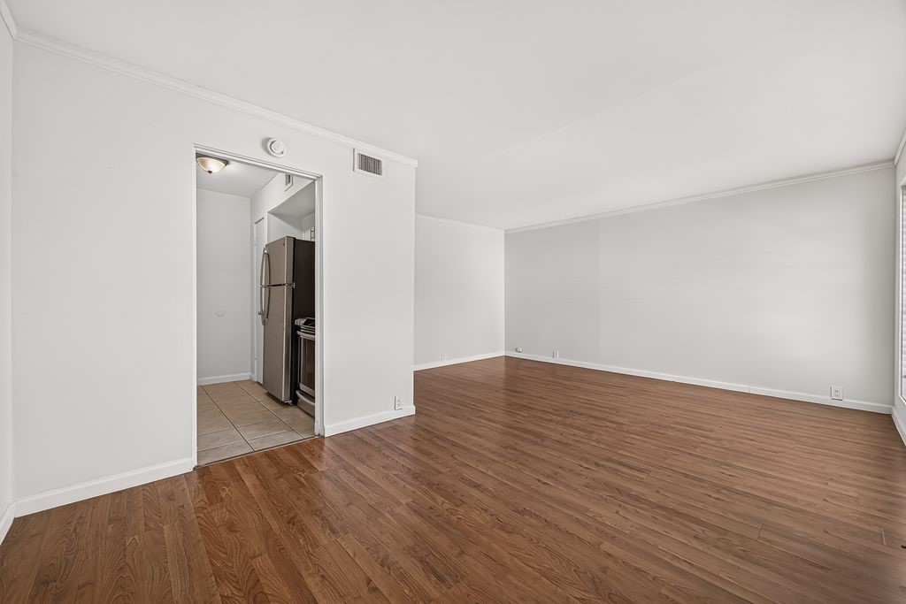 306 Hawthorne Street 6 Property Photo 3