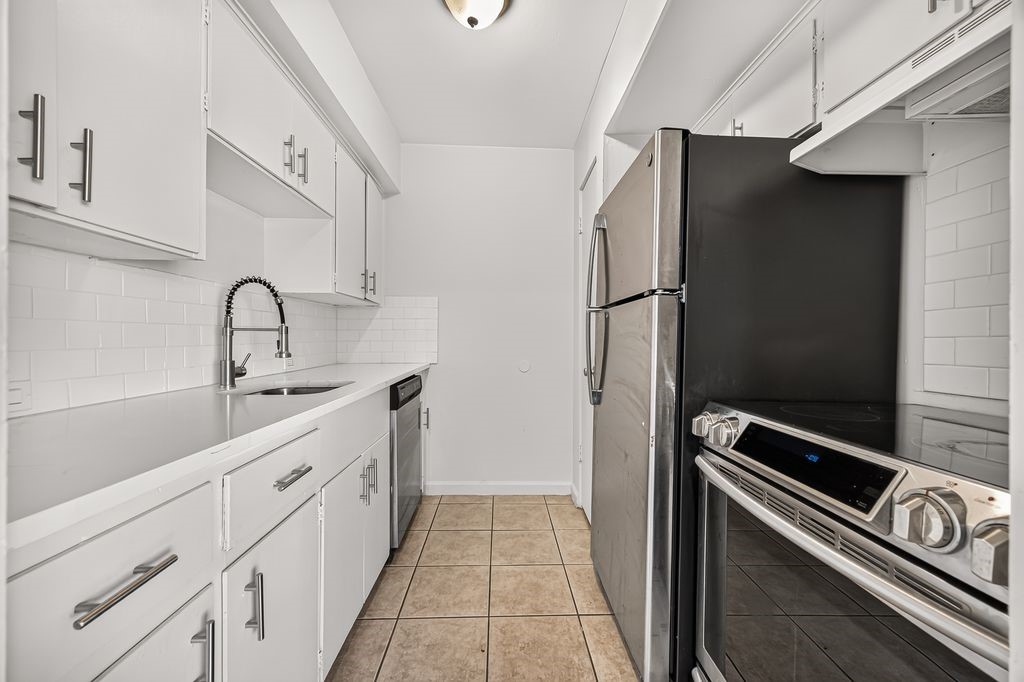 306 Hawthorne Street 6 Property Photo 5