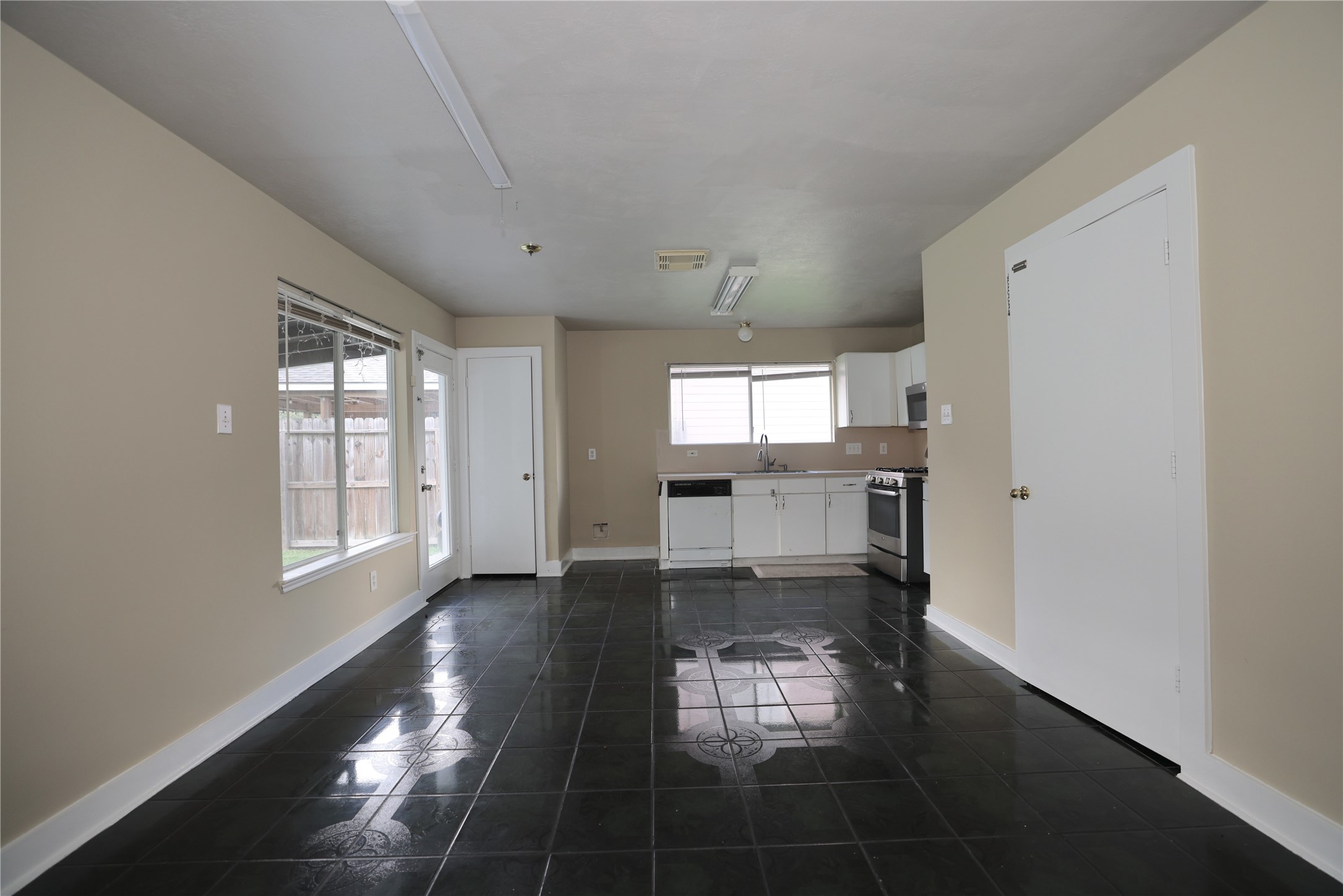 5115 Summit Lodge Dr Drive Property Photo 15