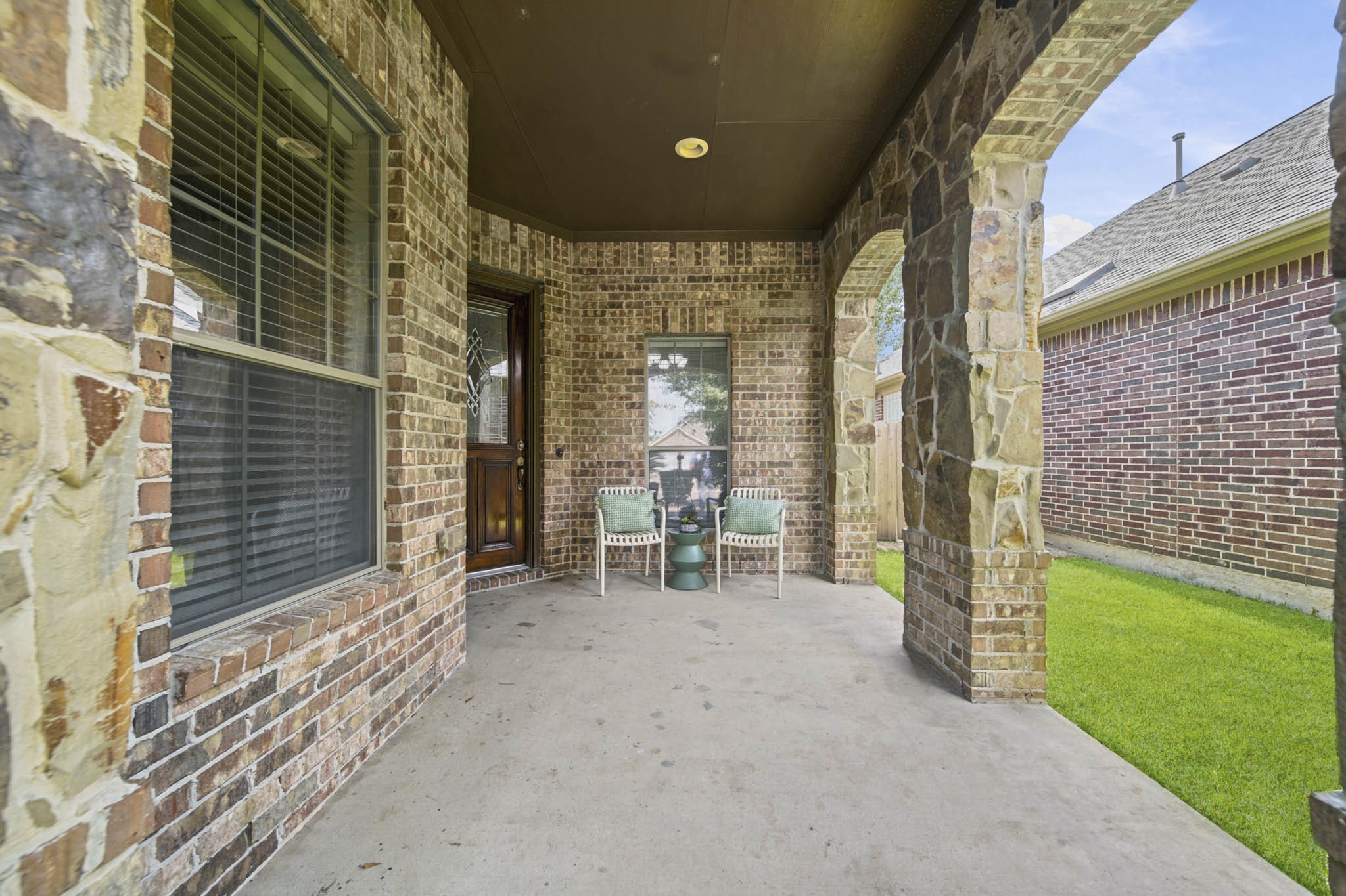 2206 Ascot Lane Property Photo 3