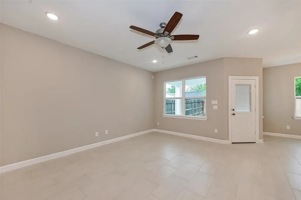 979 Junell Street Property Photo 10