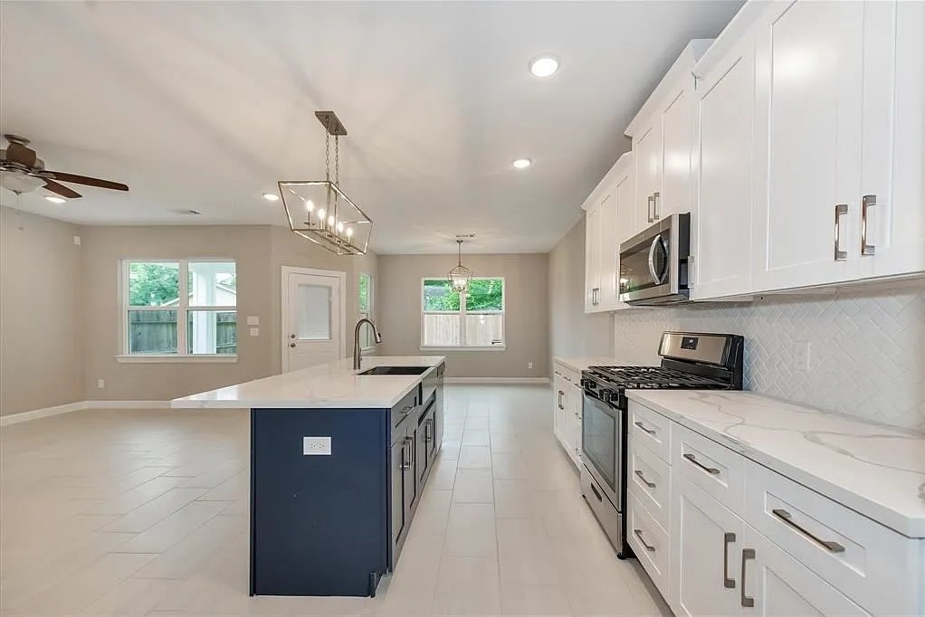 979 Junell Street Property Photo 14