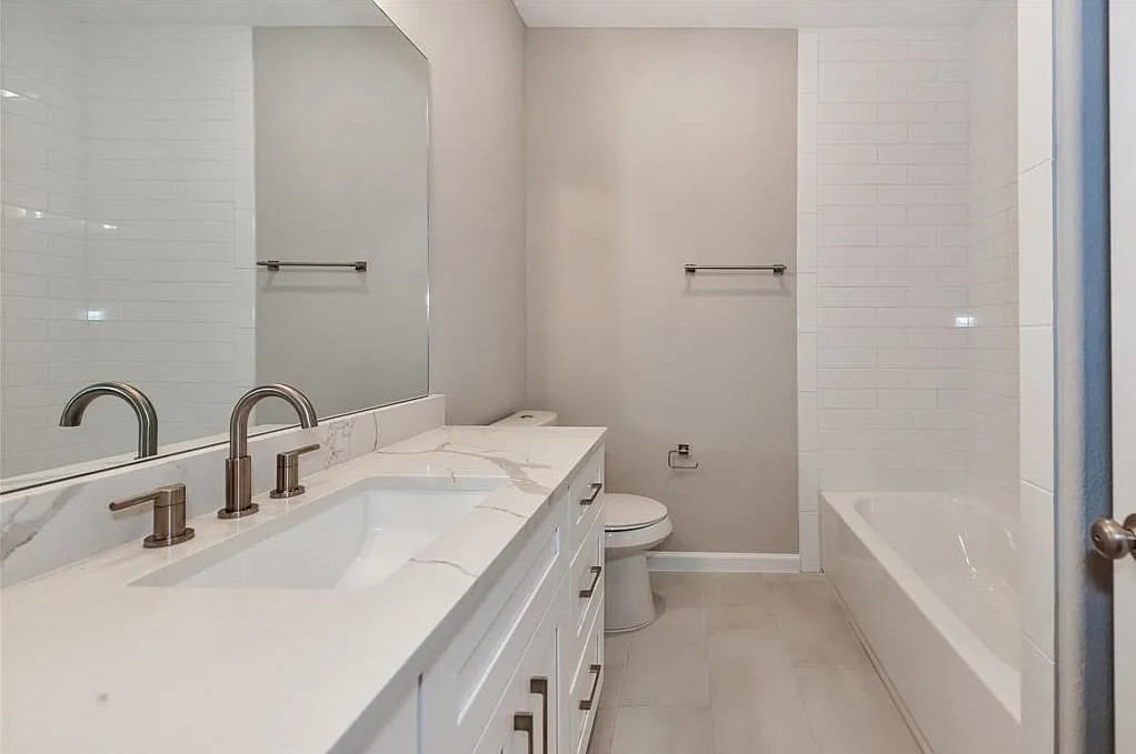 979 Junell Street Property Photo 31