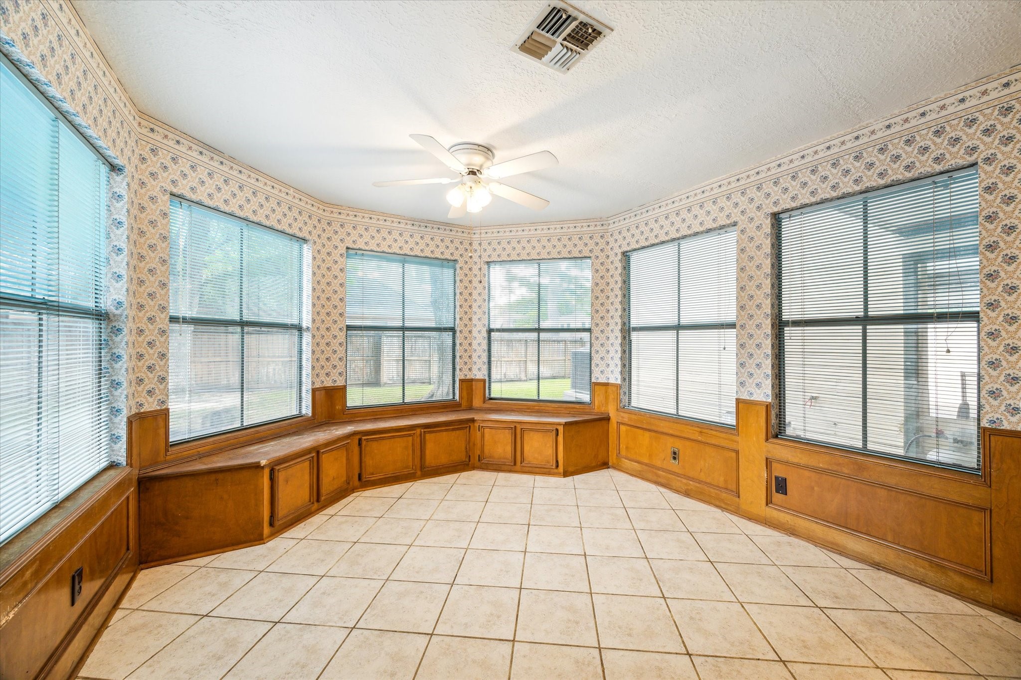 2739 Blue Glen Lane Property Photo 8