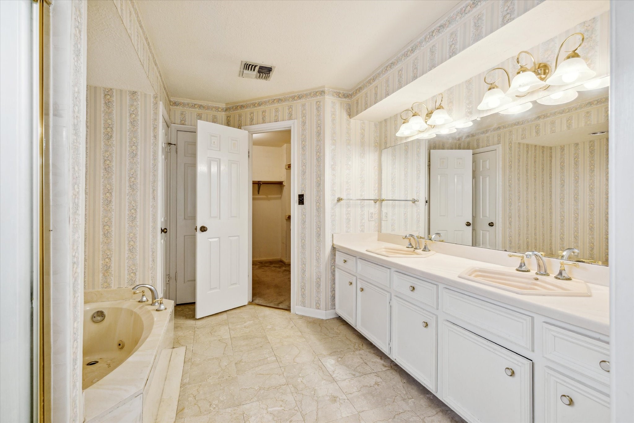 2739 Blue Glen Lane Property Photo 16