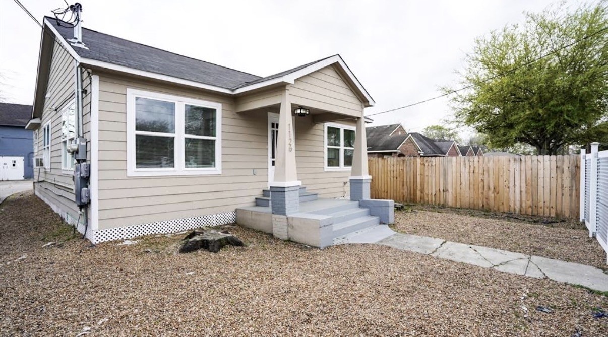 1126 Ryon St A Property Photo 1