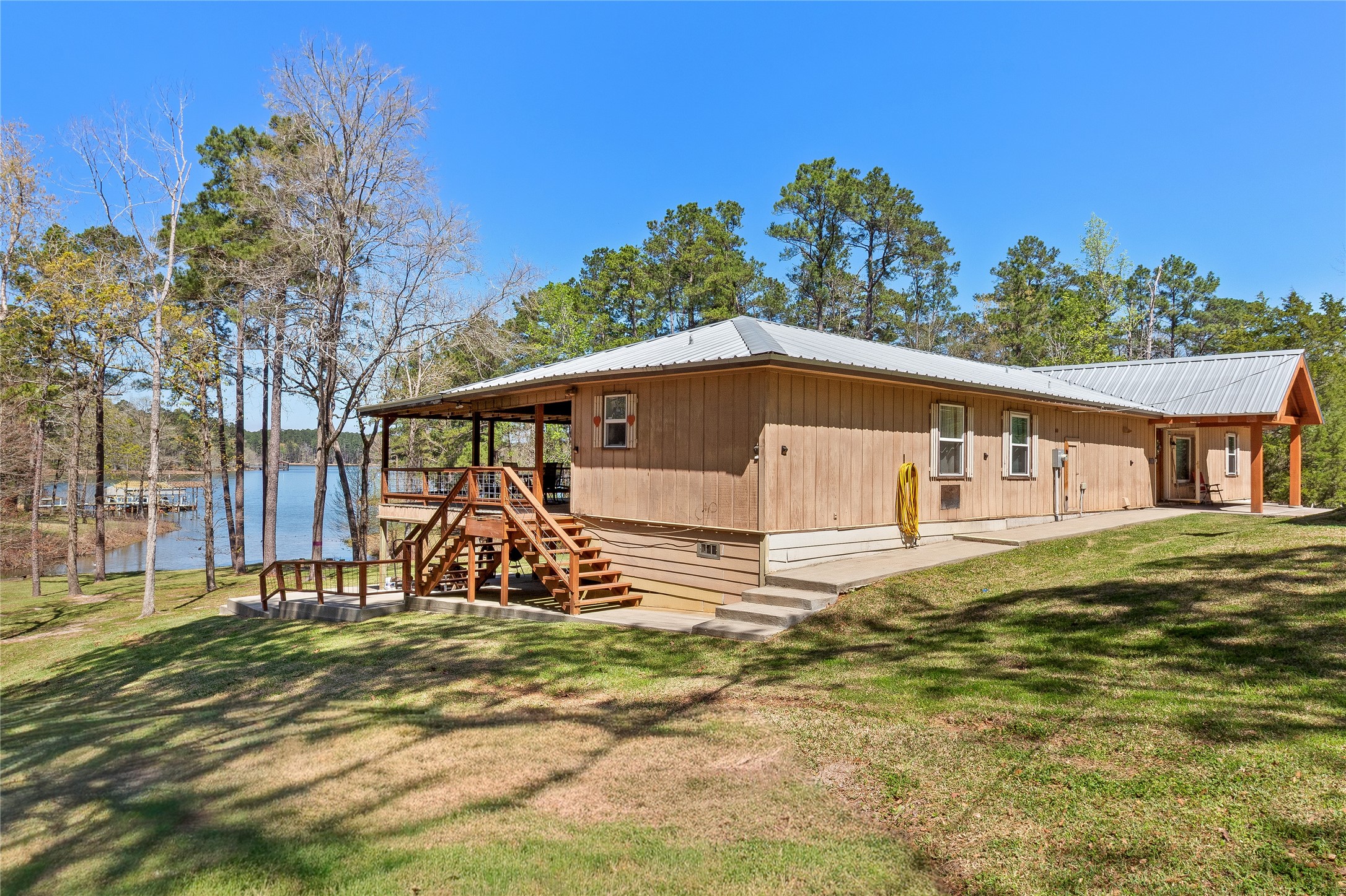 286 Lynwood Property Photo 1
