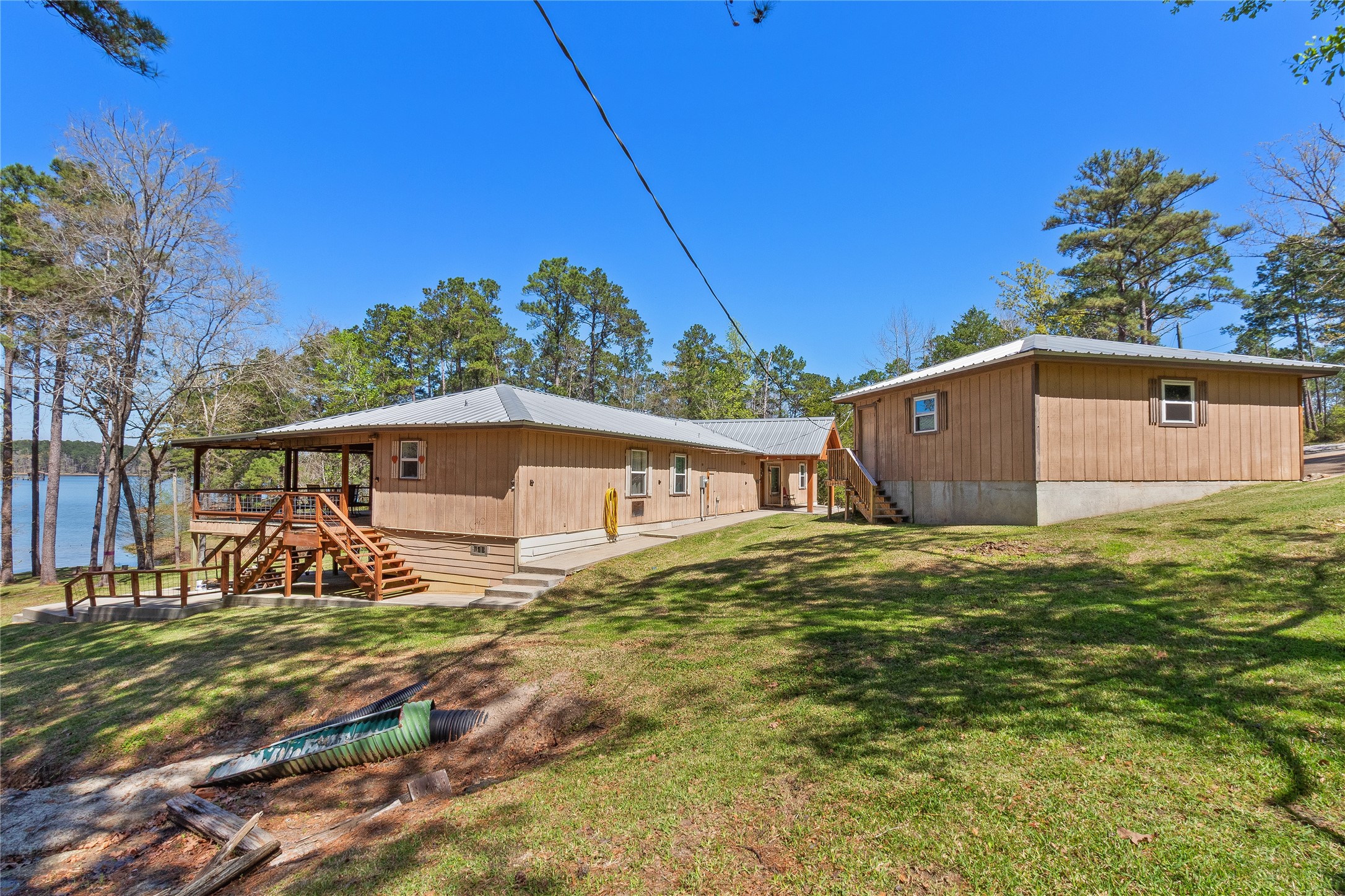 286 Lynwood Property Photo 3