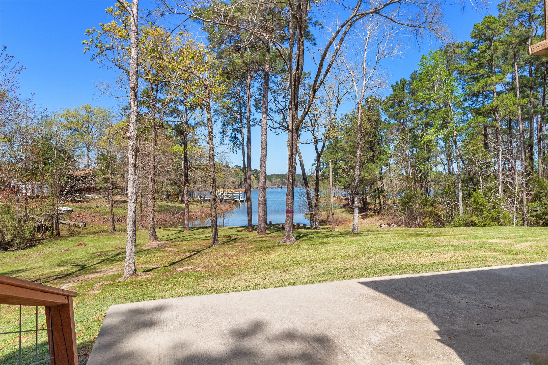286 Lynwood Property Photo 6