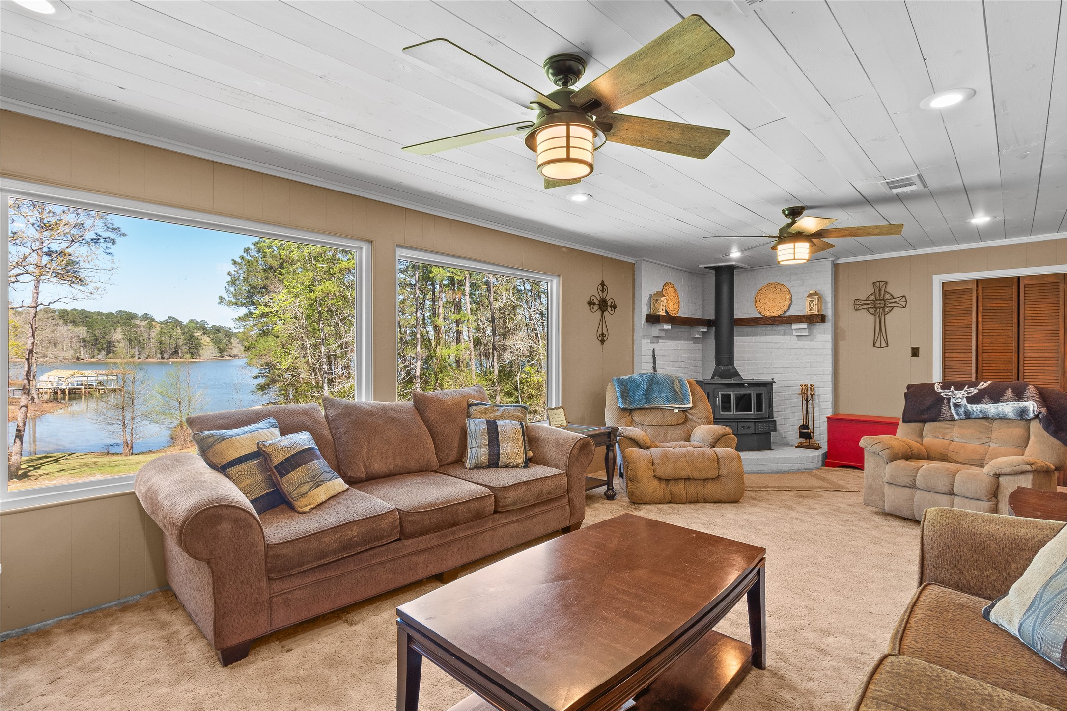 286 Lynwood Property Photo 14